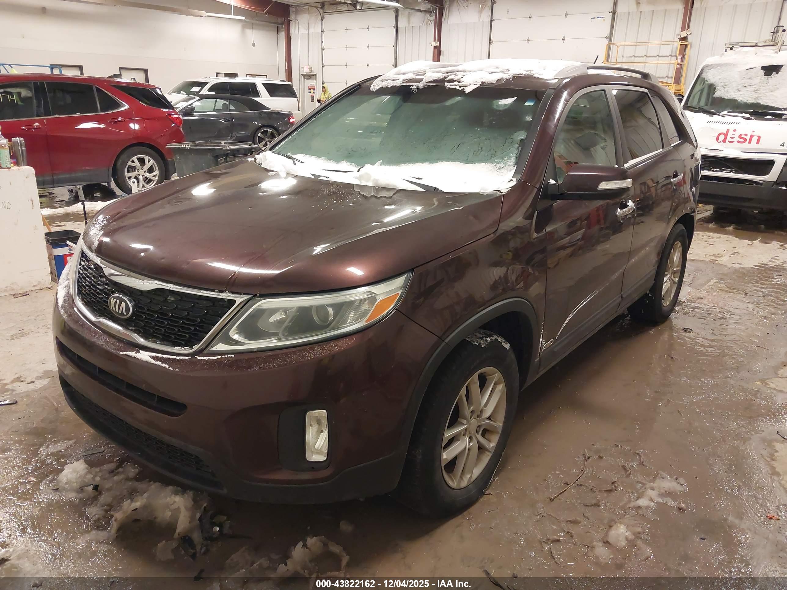 KIA SORENTO image 2