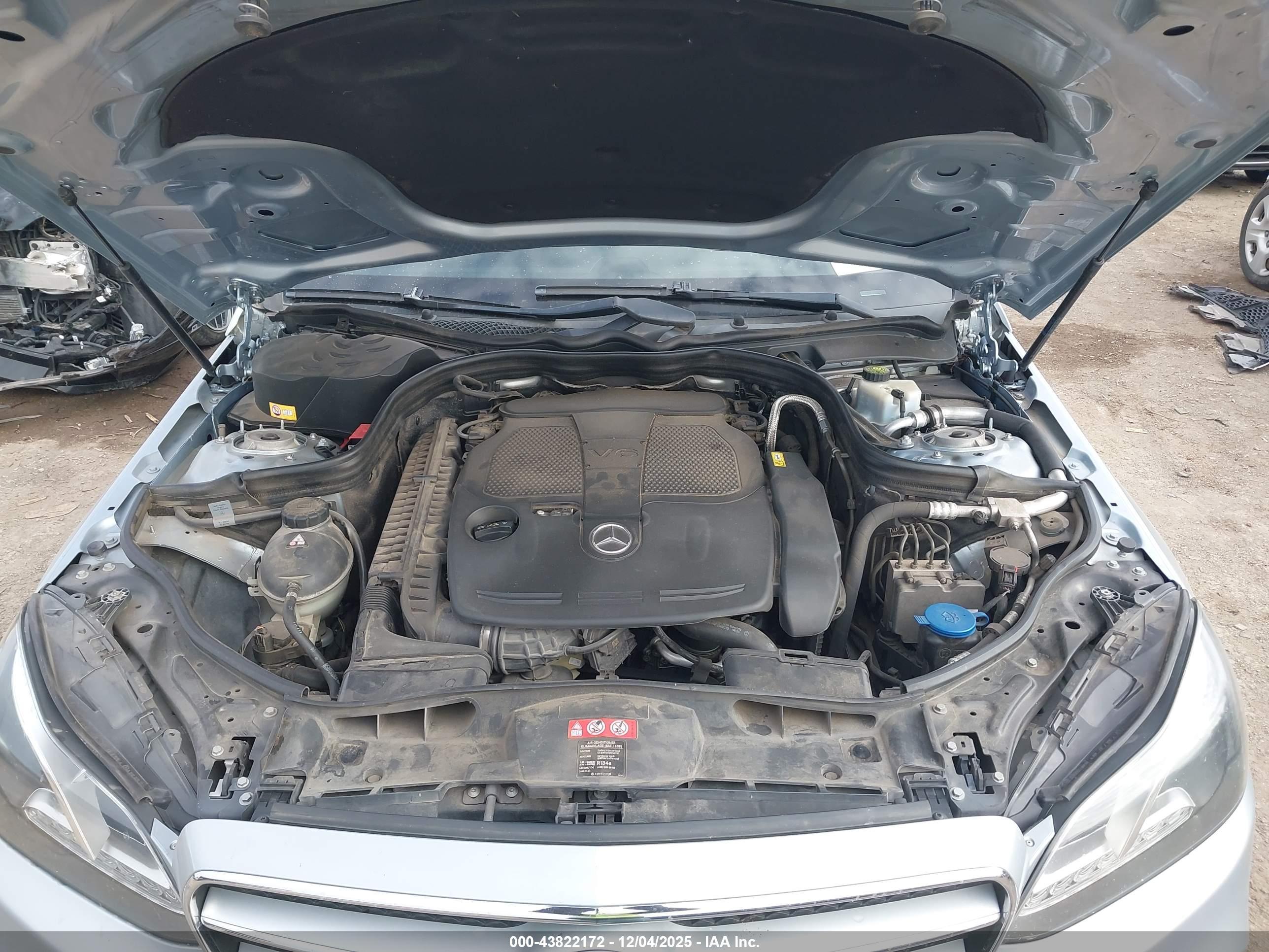 MERCEDES-BENZ E image 10