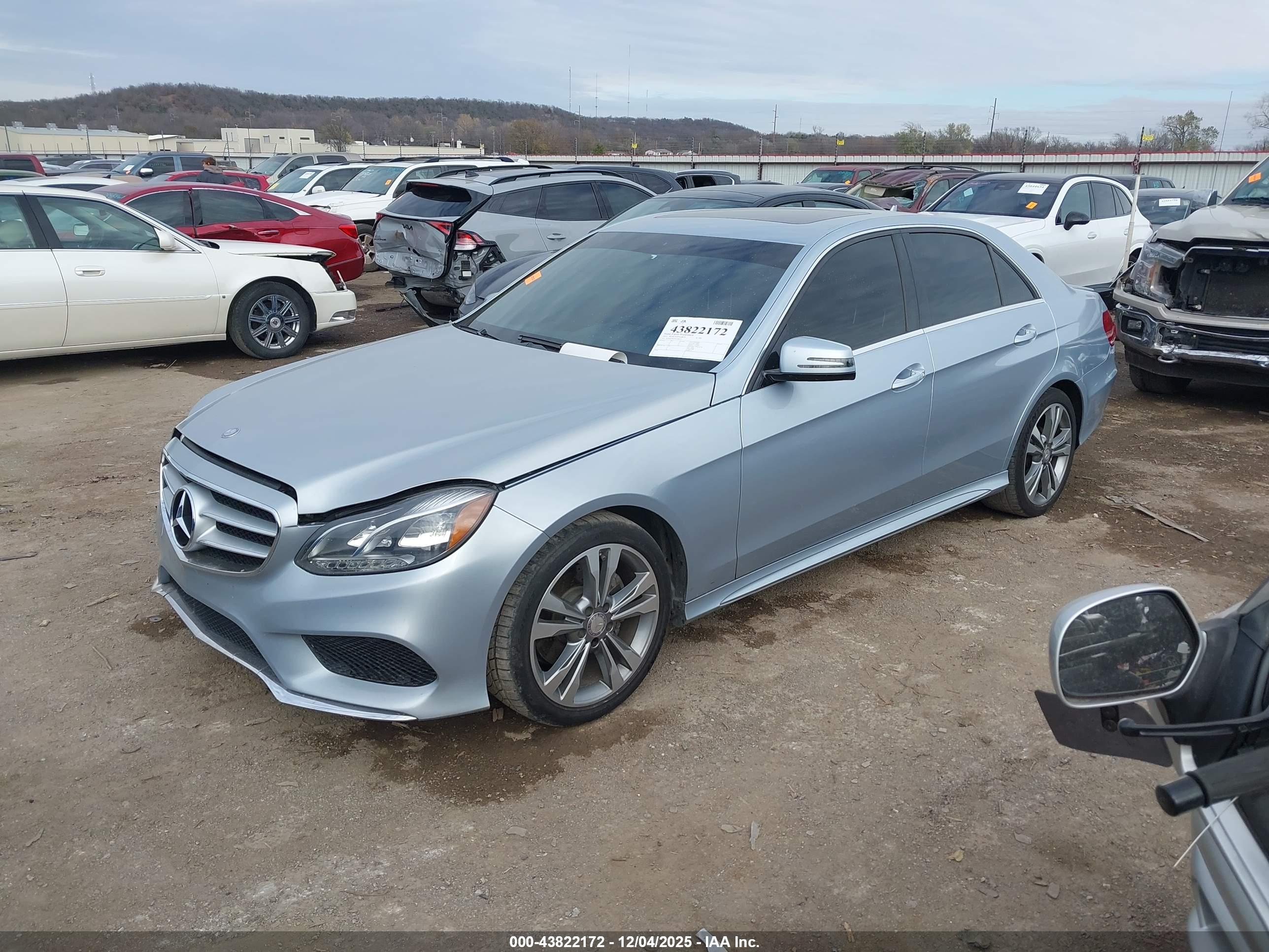 MERCEDES-BENZ E image 2