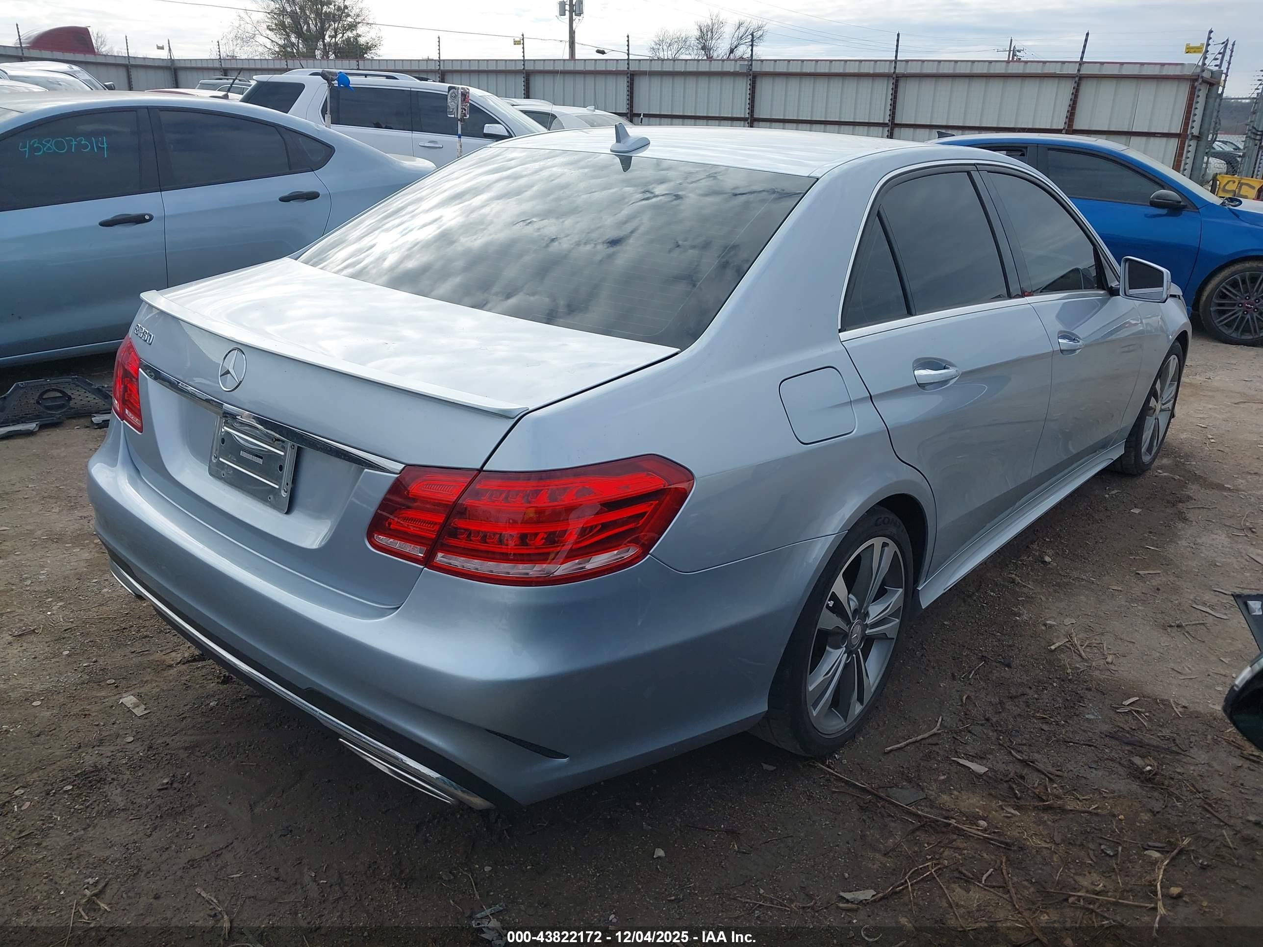 MERCEDES-BENZ E image 4