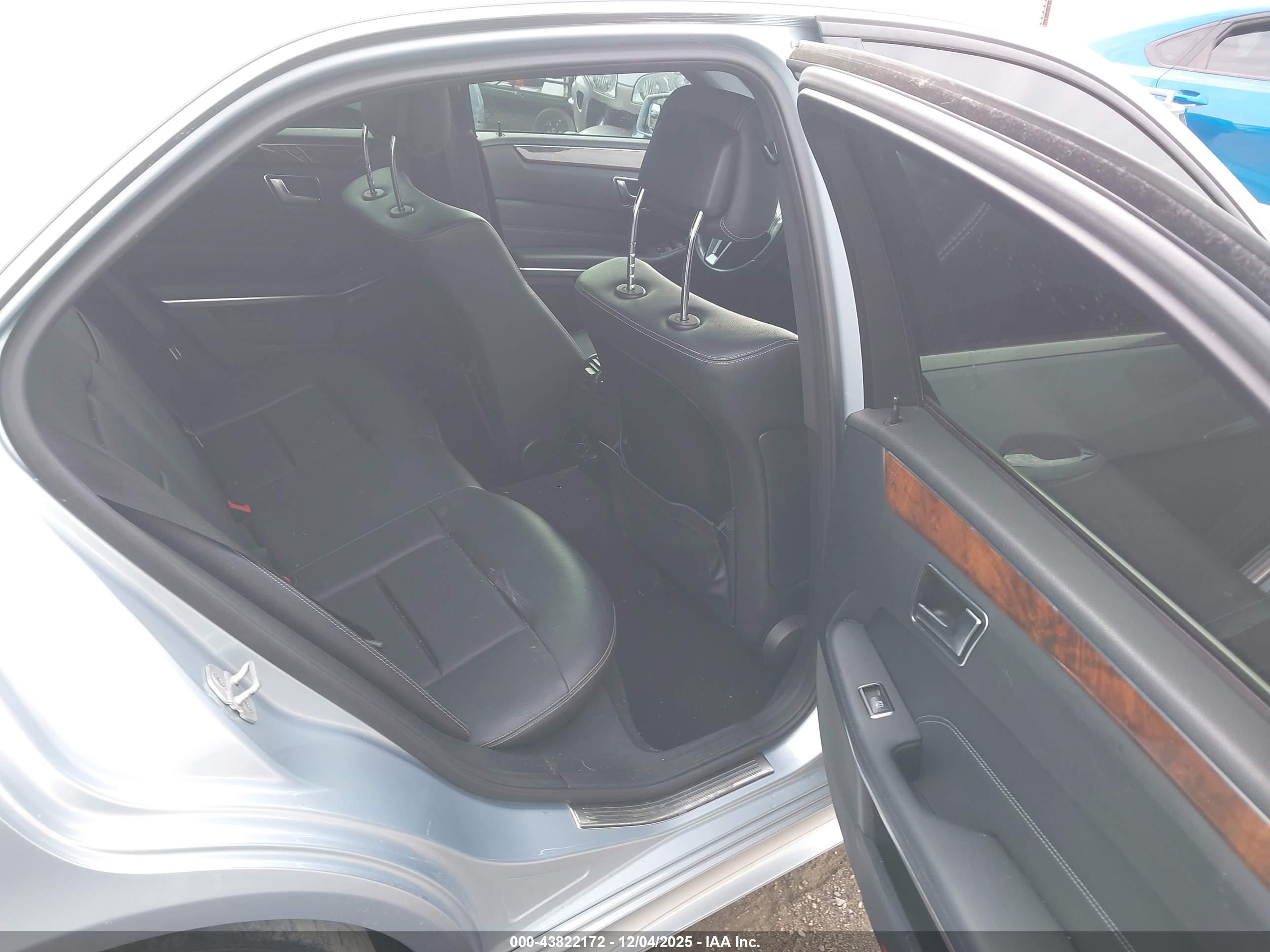 MERCEDES-BENZ E image 8