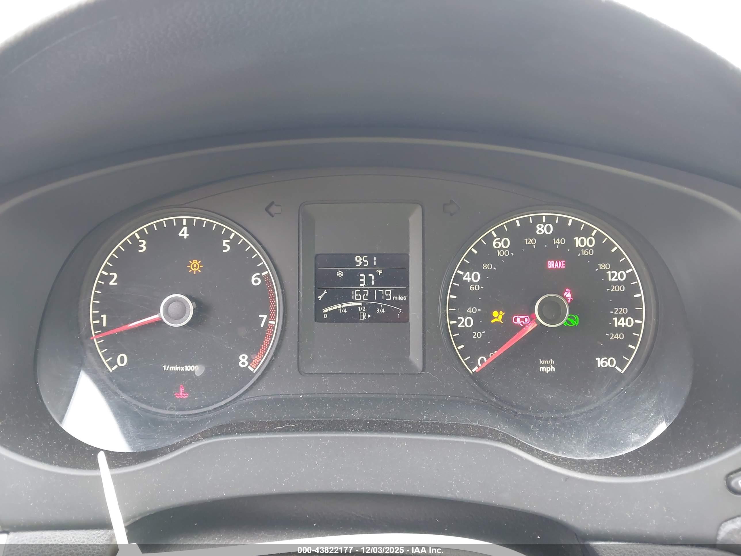 VOLKSWAGEN JETTA image 7