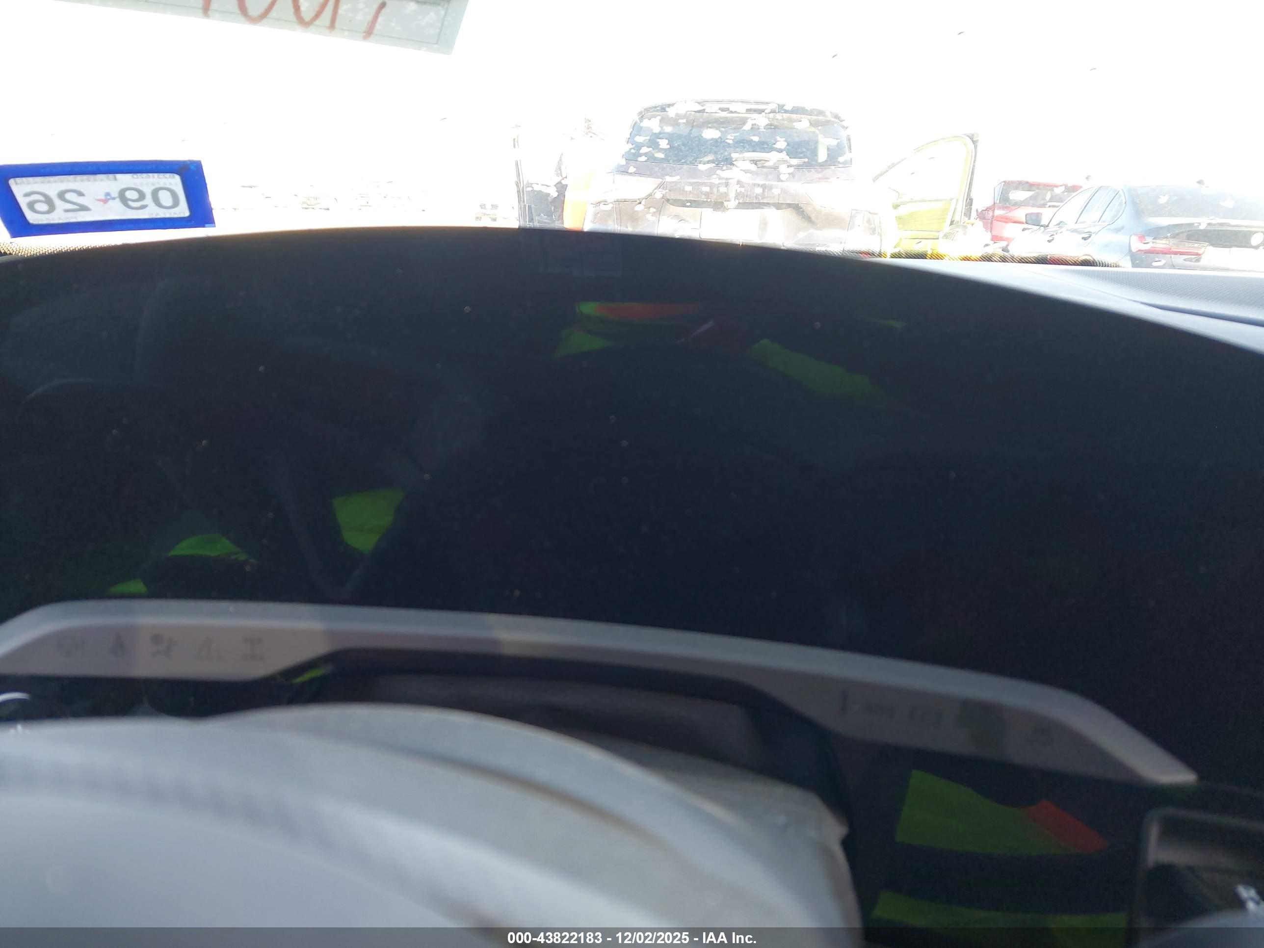 PORSCHE TAYCAN image 7