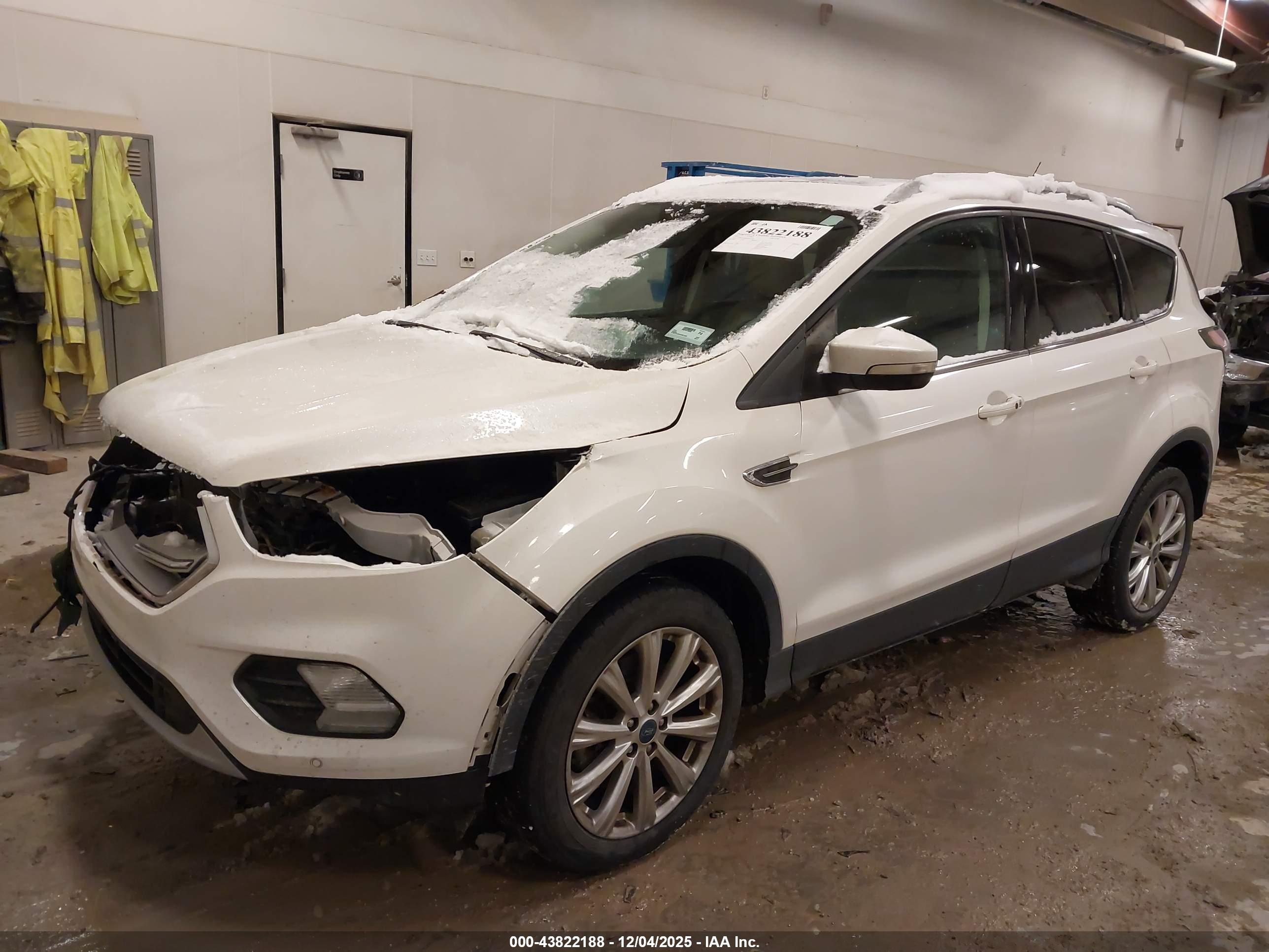 FORD ESCAPE image 2
