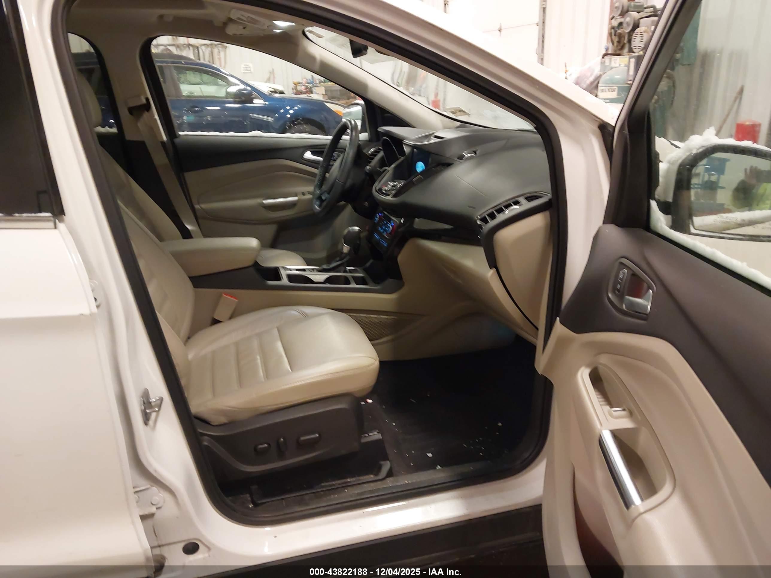 FORD ESCAPE image 5
