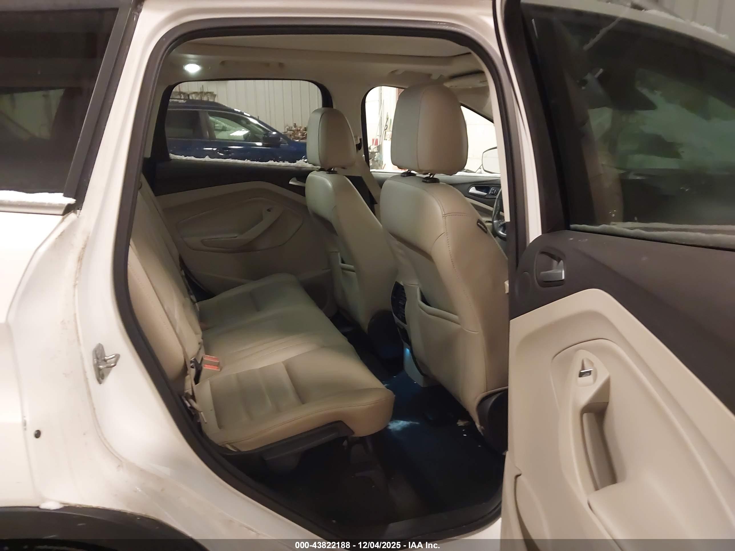 FORD ESCAPE image 8