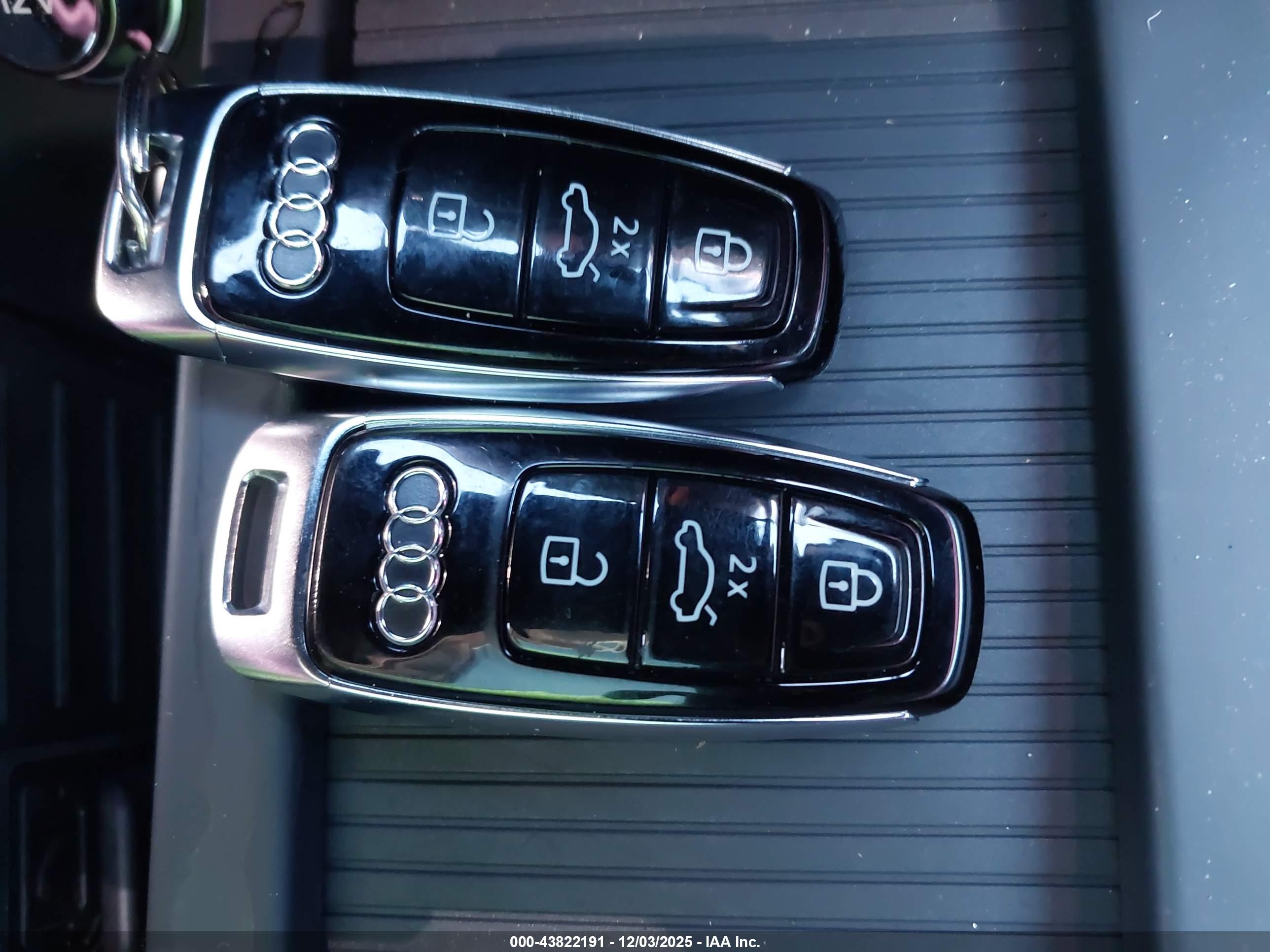 AUDI Q8 image 11