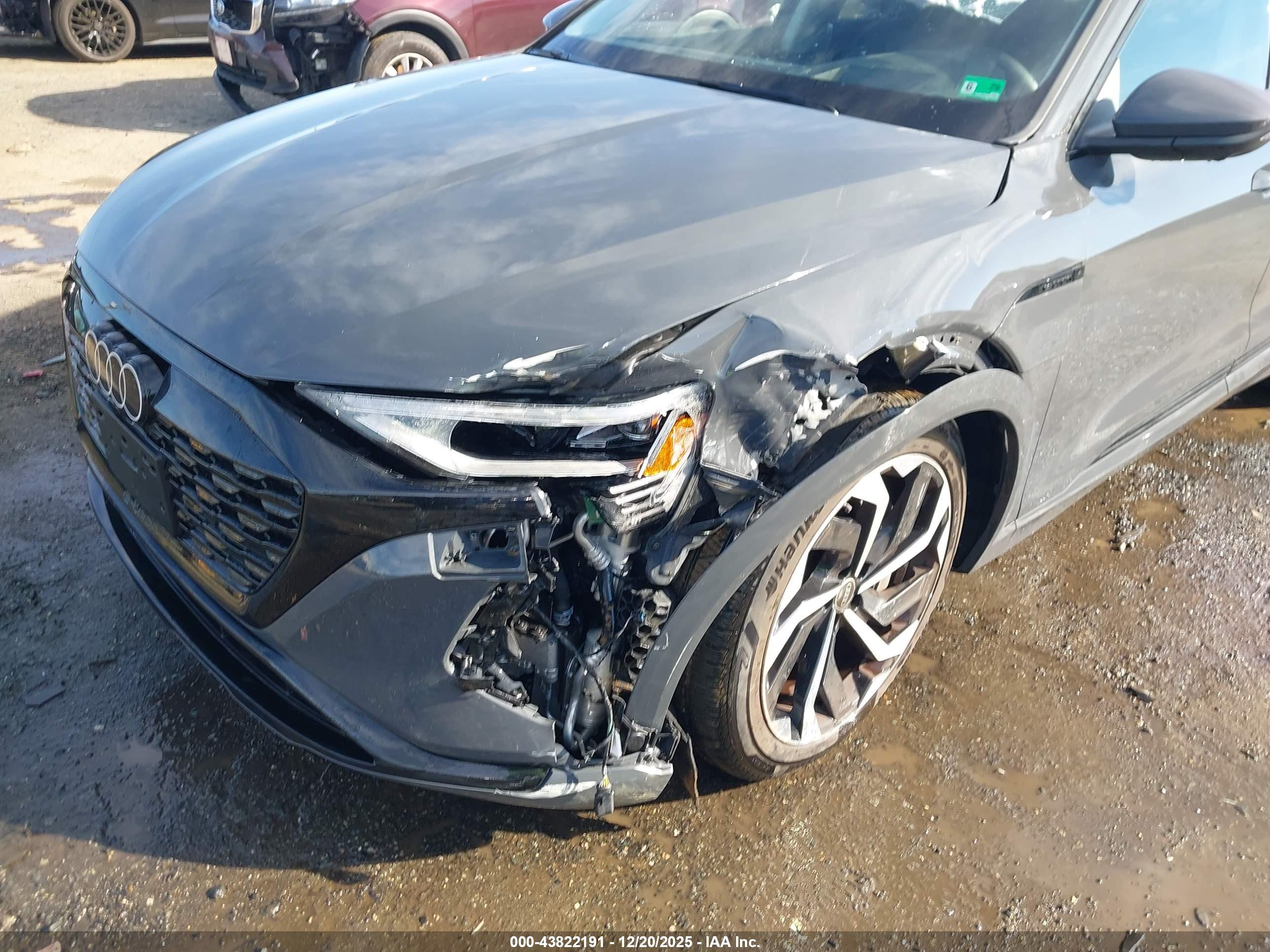 AUDI Q8 image 6