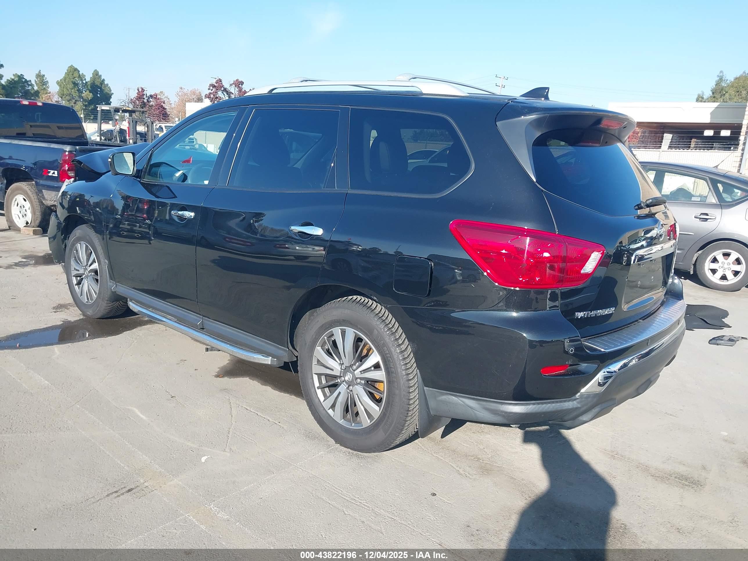 NISSAN PATHFINDER image 3
