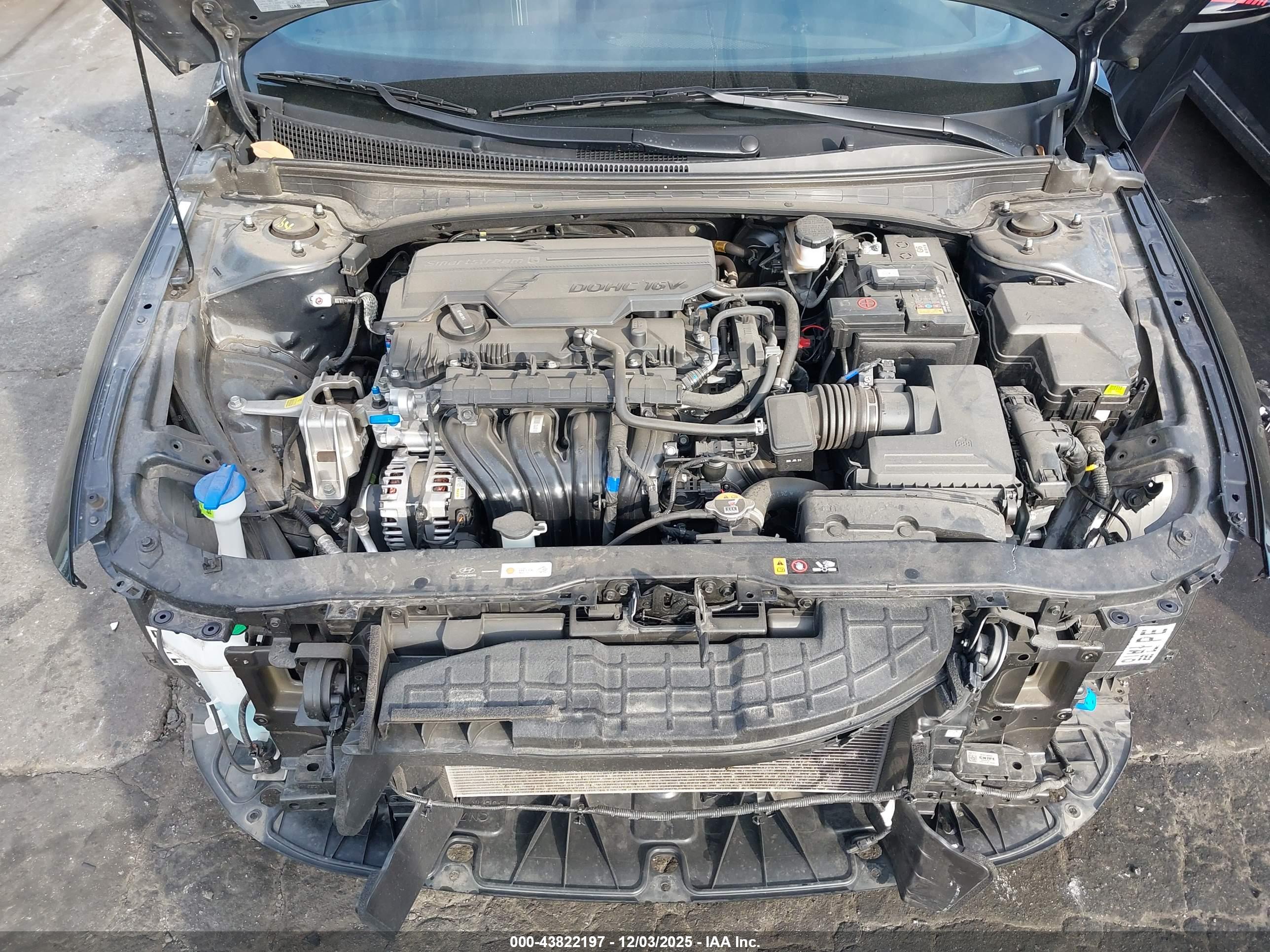 HYUNDAI ELANTRA image 10