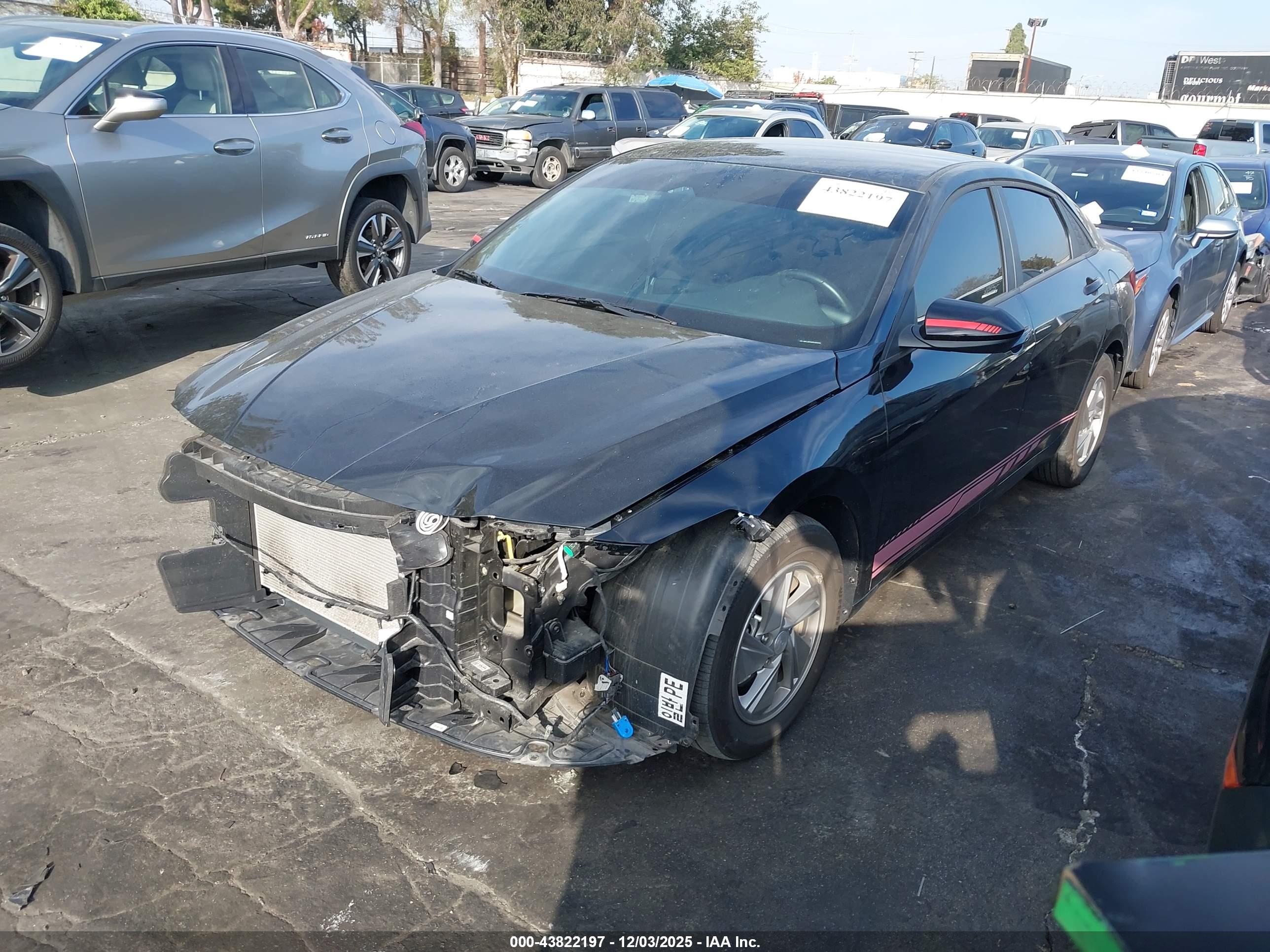 HYUNDAI ELANTRA image 2