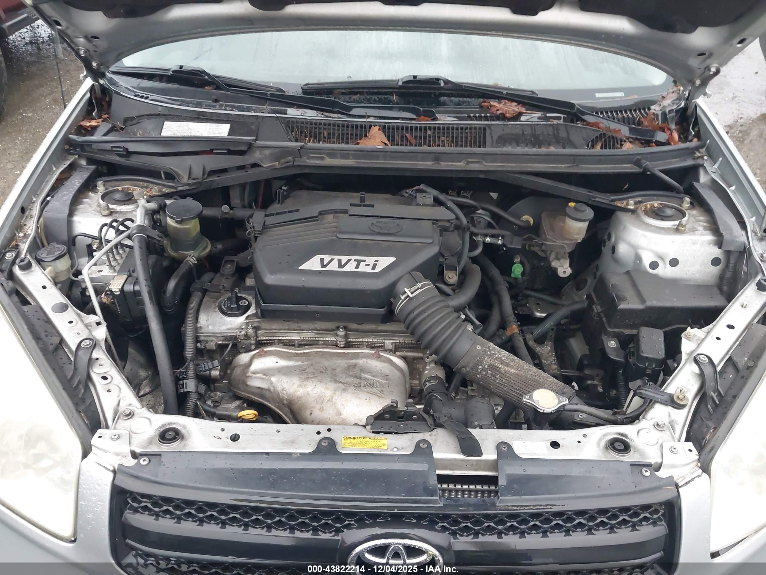 TOYOTA RAV4 image 10