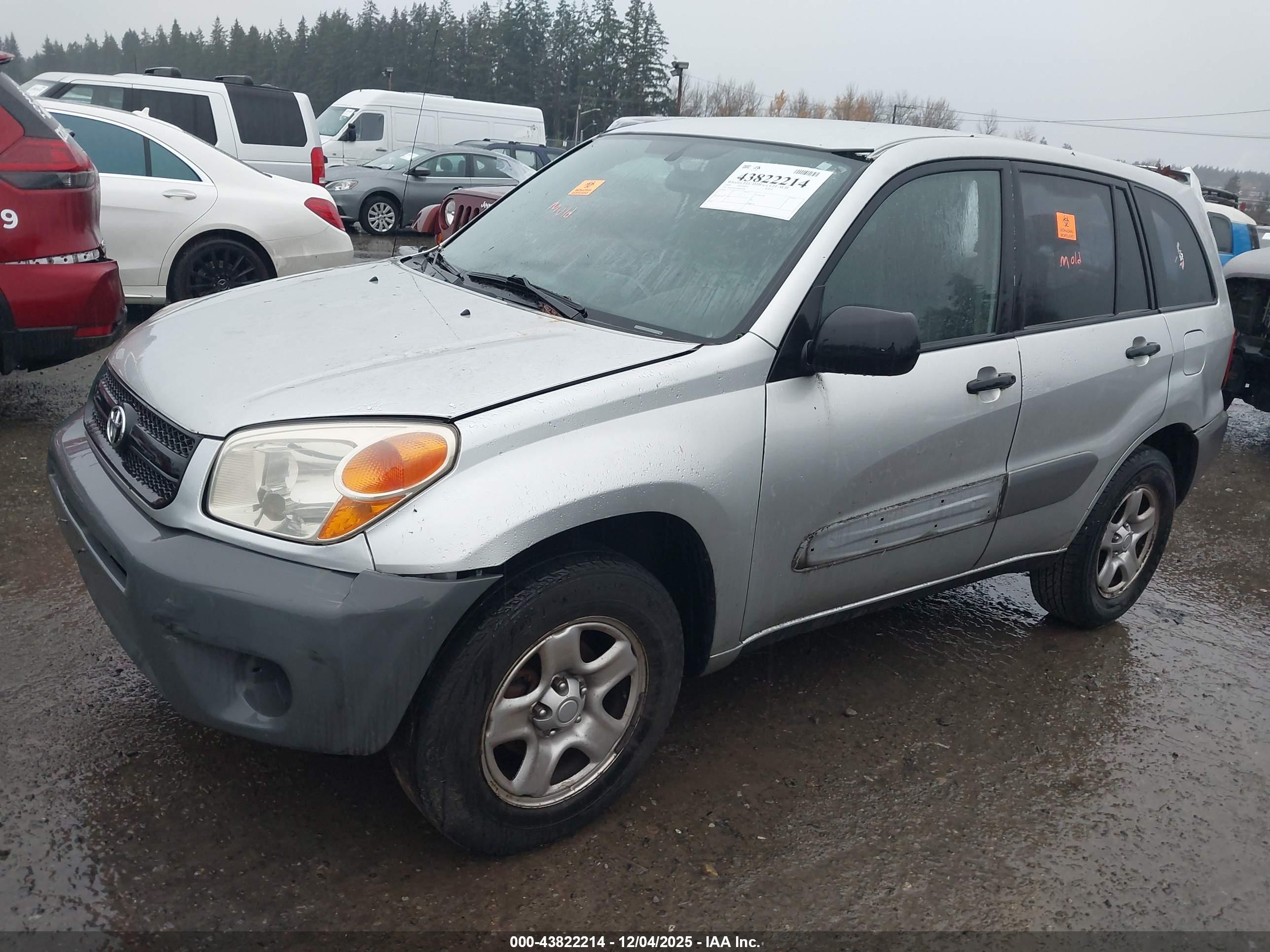 TOYOTA RAV4 image 2