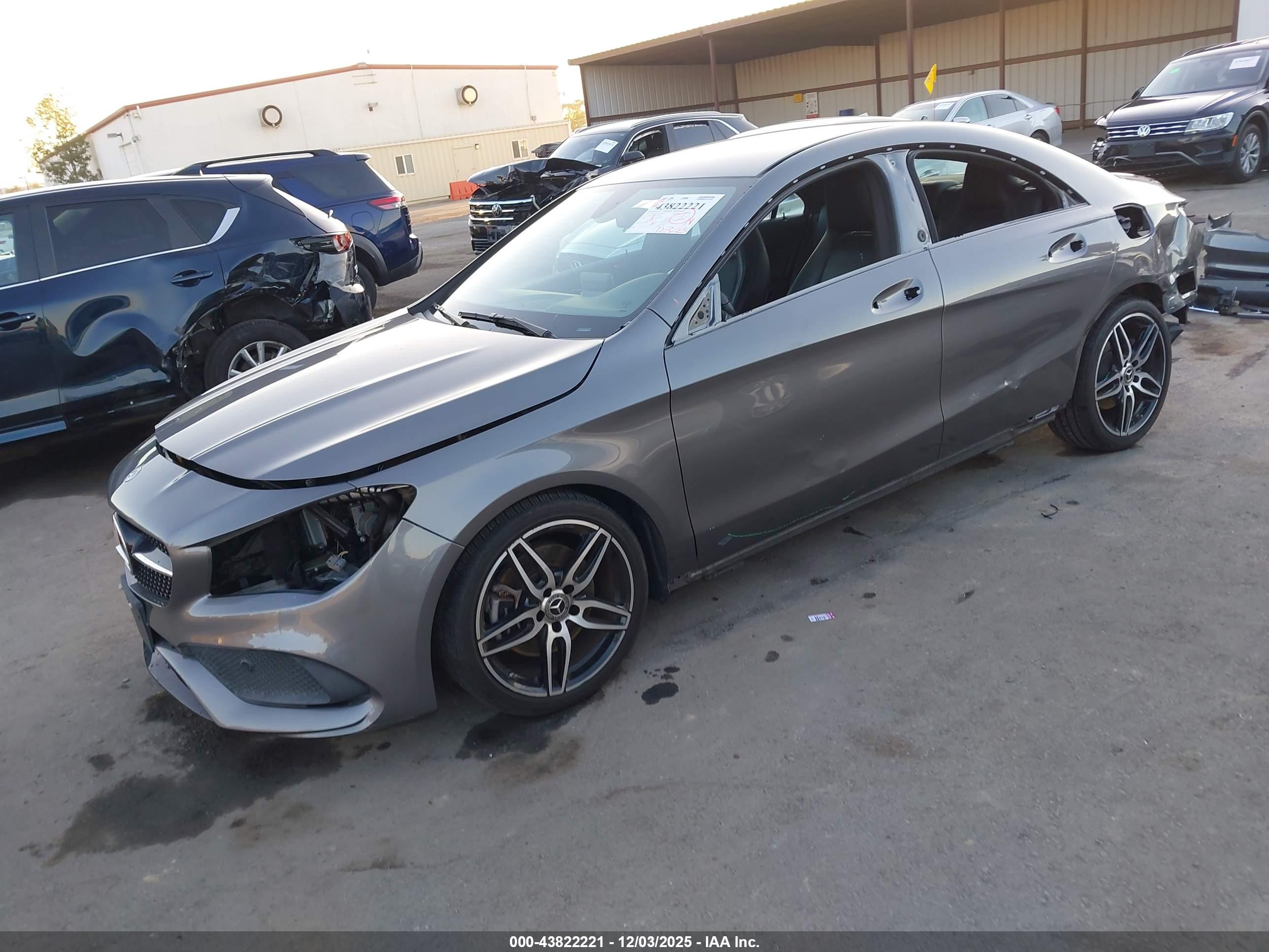 MERCEDES-BENZ CLA image 2