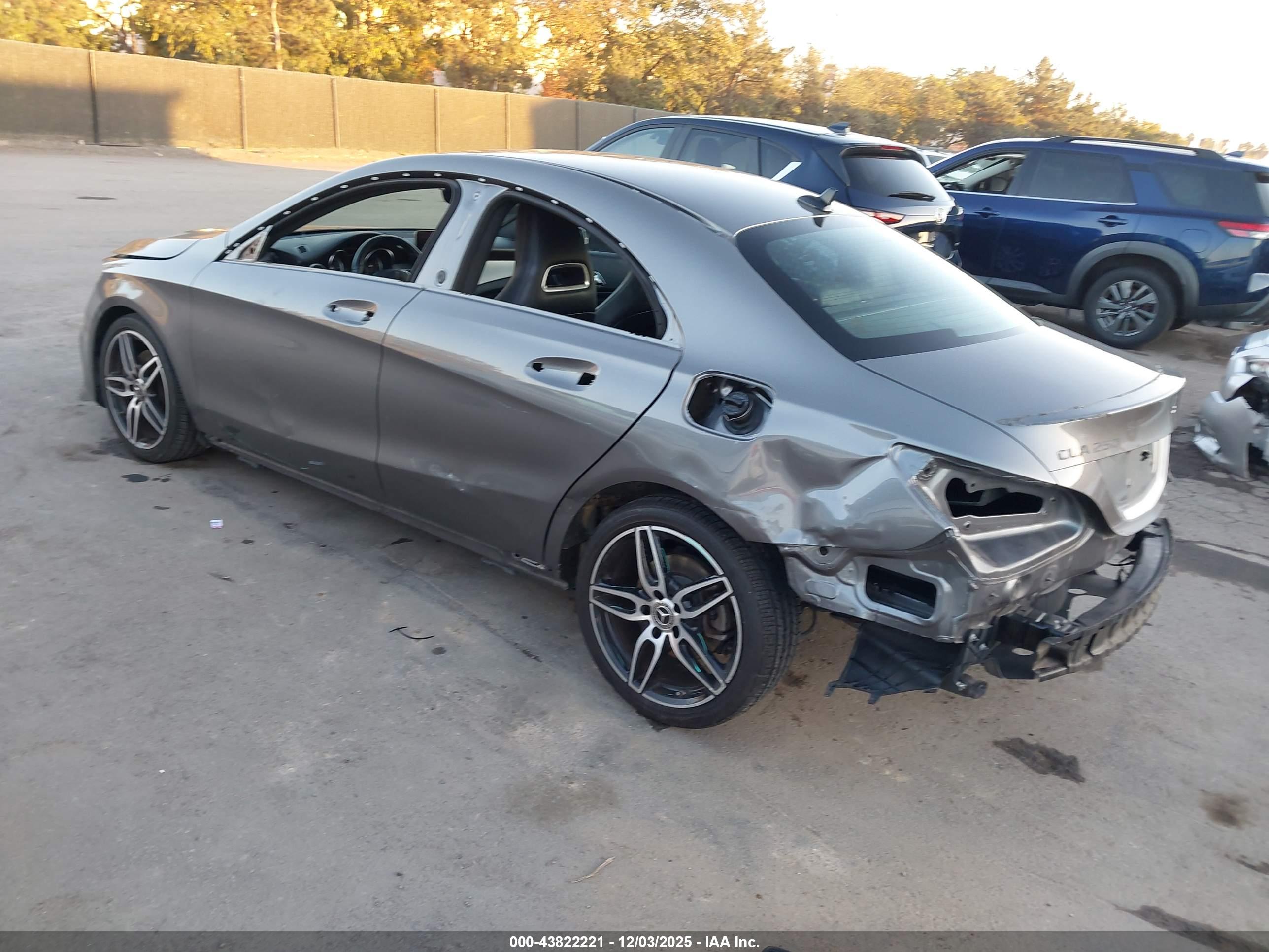 MERCEDES-BENZ CLA image 3