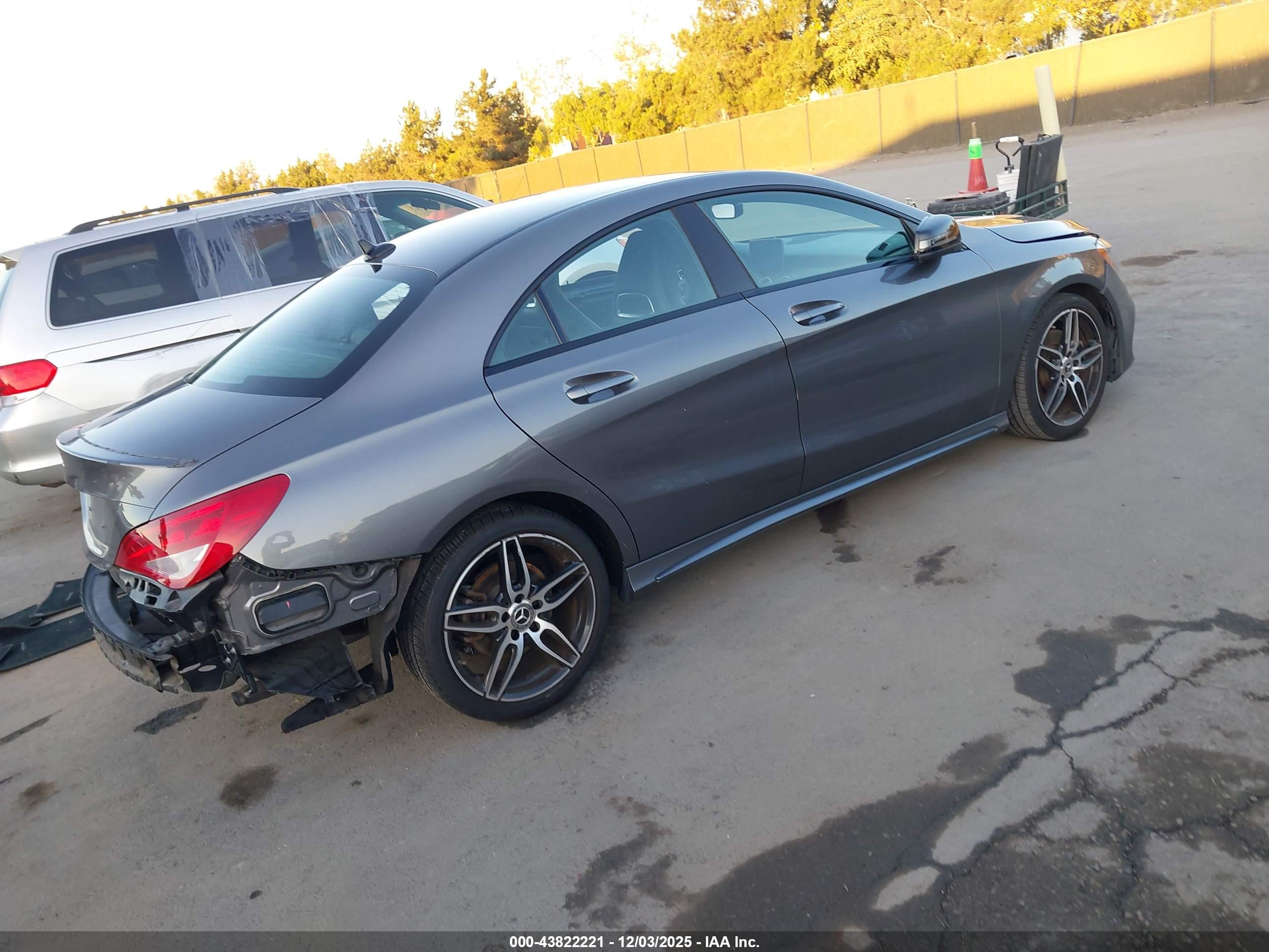 MERCEDES-BENZ CLA image 4