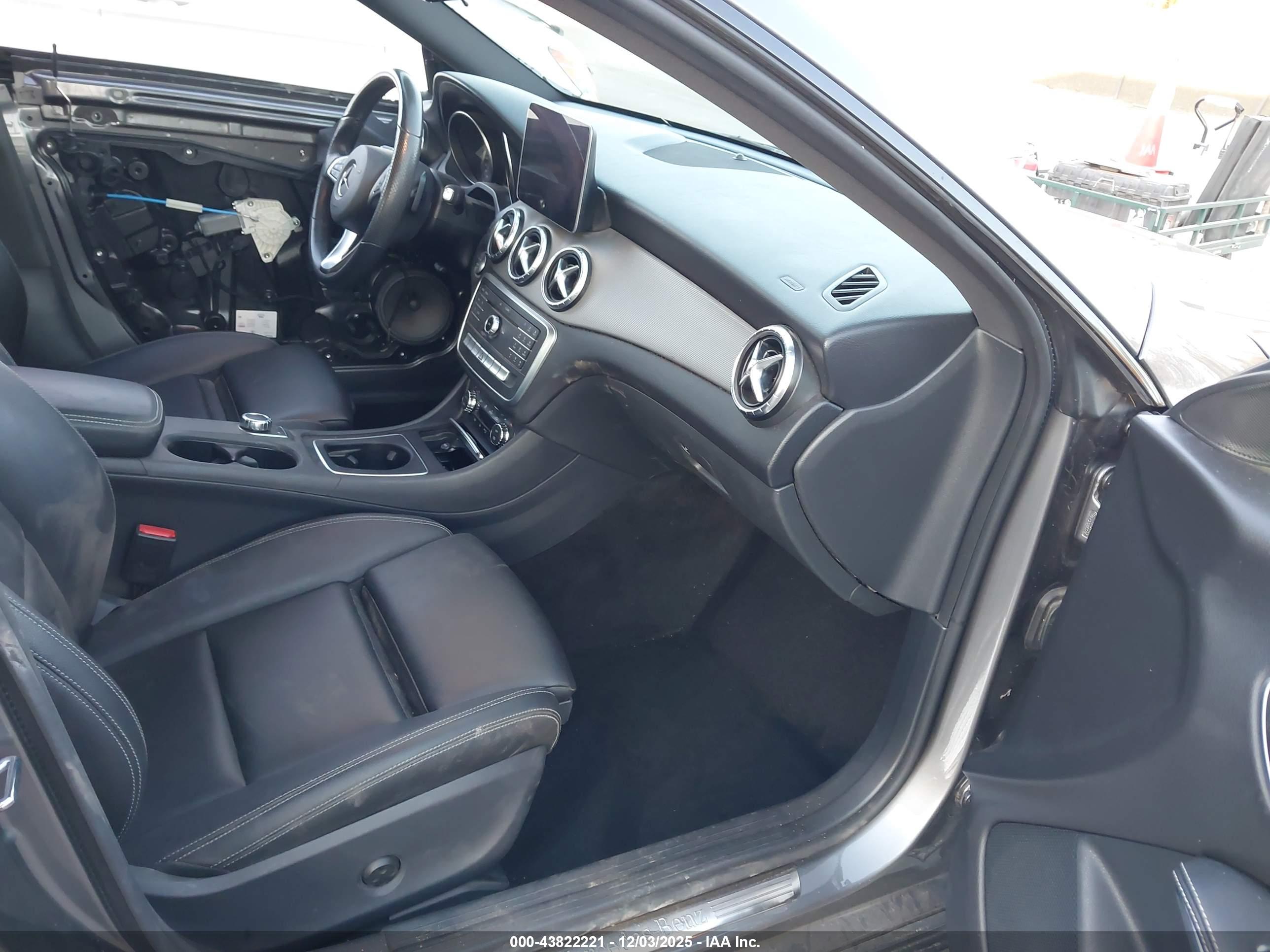 MERCEDES-BENZ CLA image 5