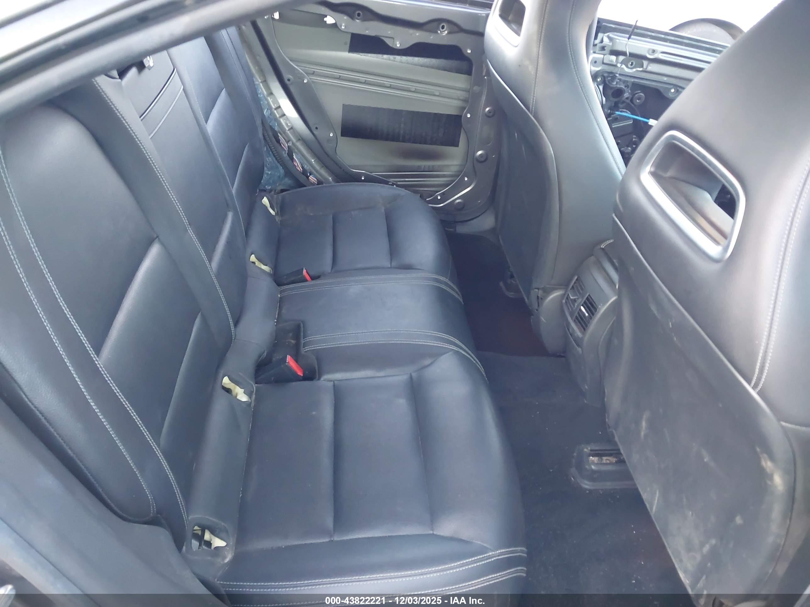 MERCEDES-BENZ CLA image 8