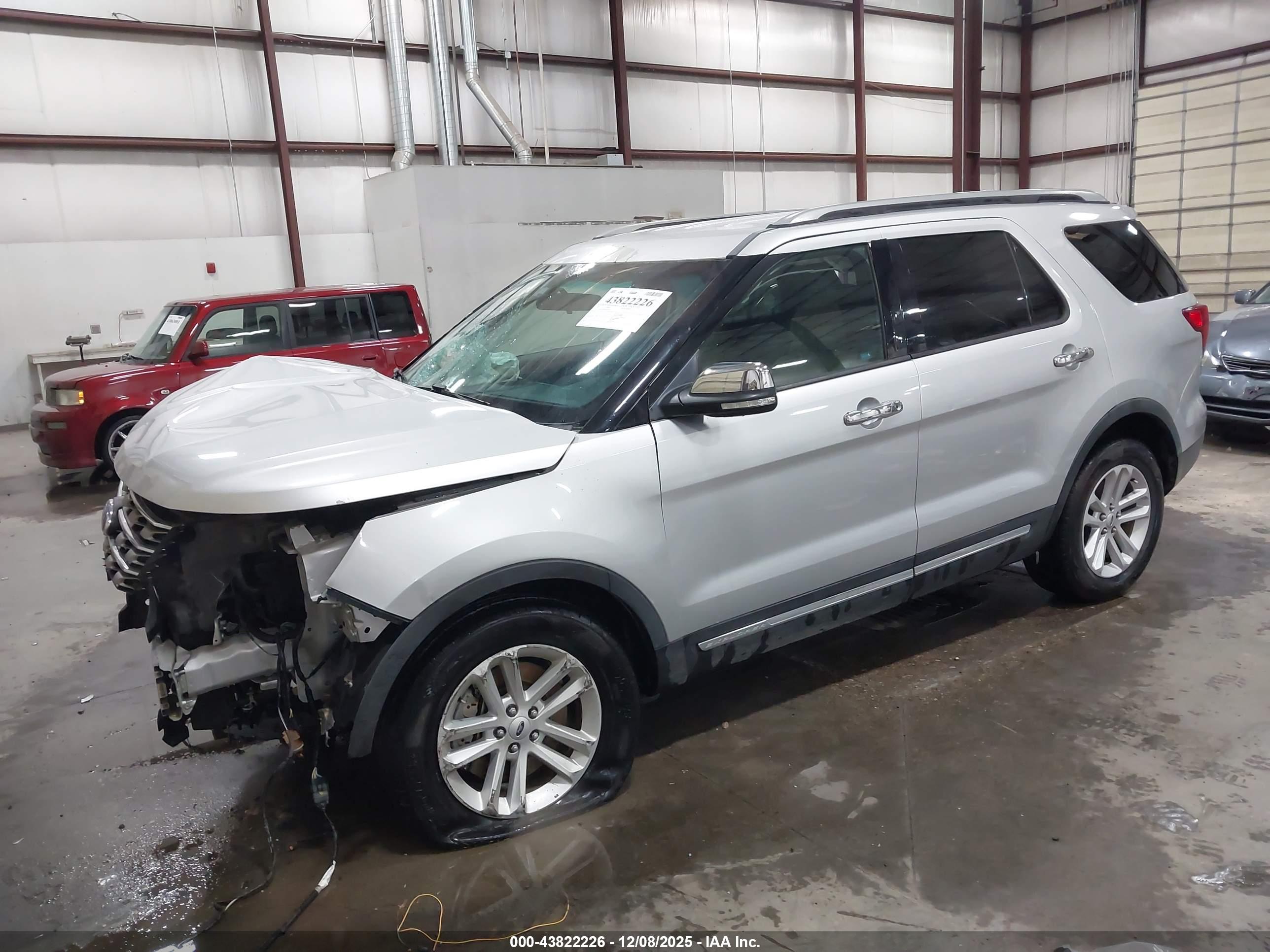 FORD EXPLORER image 2