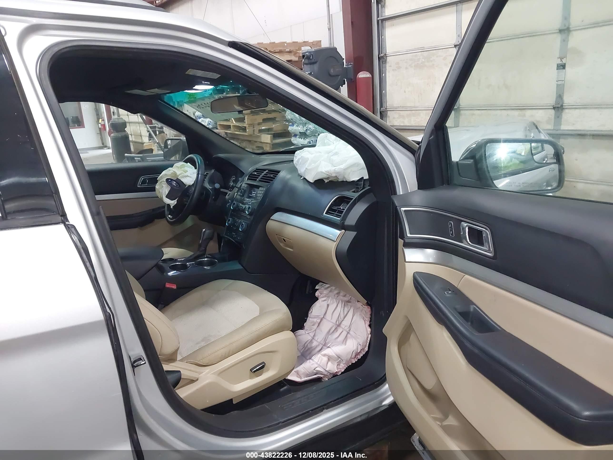 FORD EXPLORER image 5