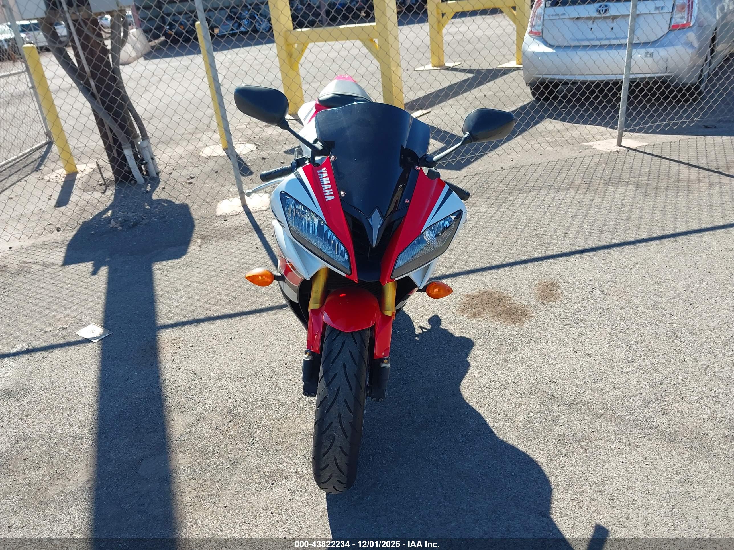 YAMAHA YZFR6 image 5