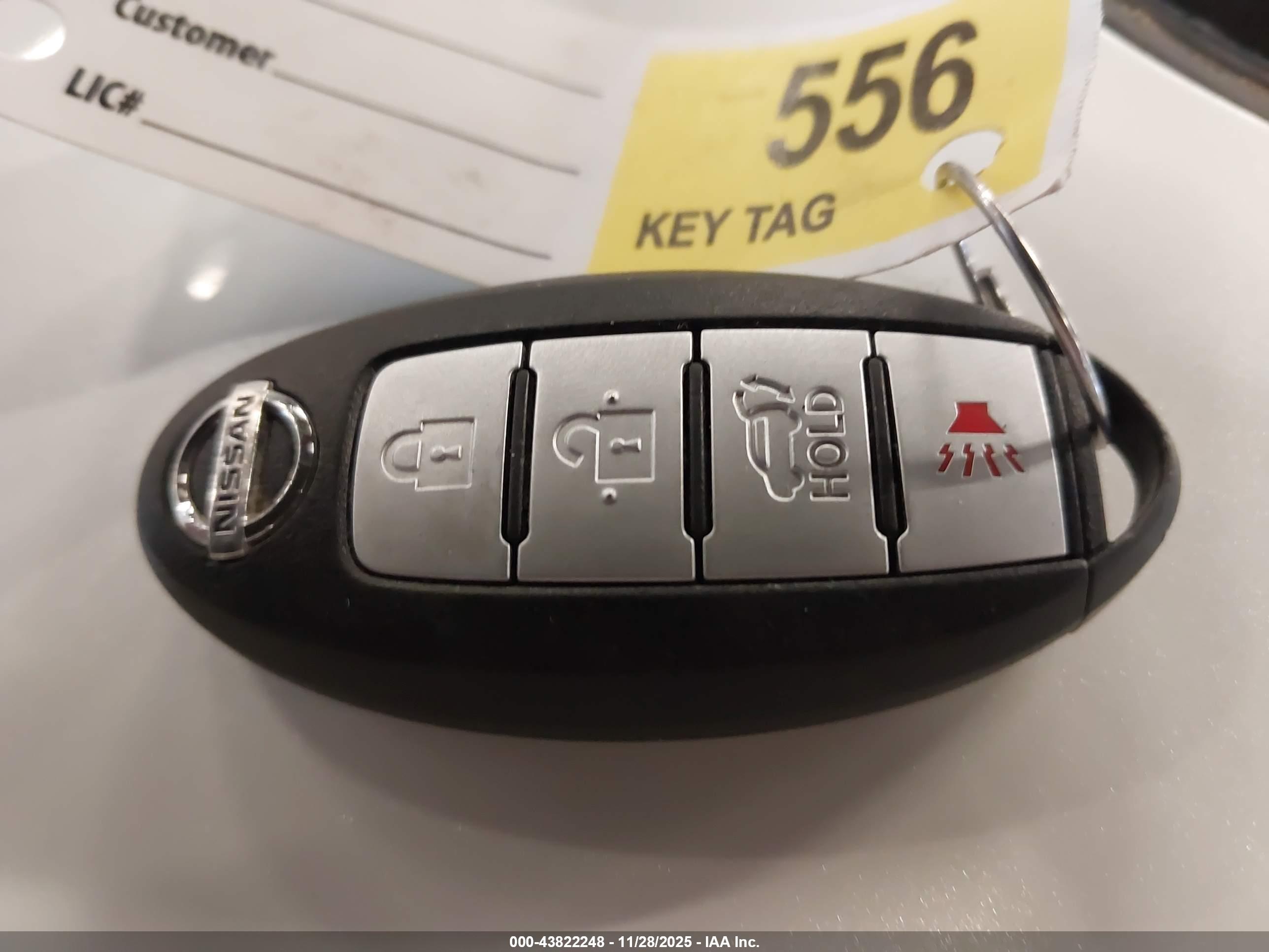NISSAN ROGUE image 11