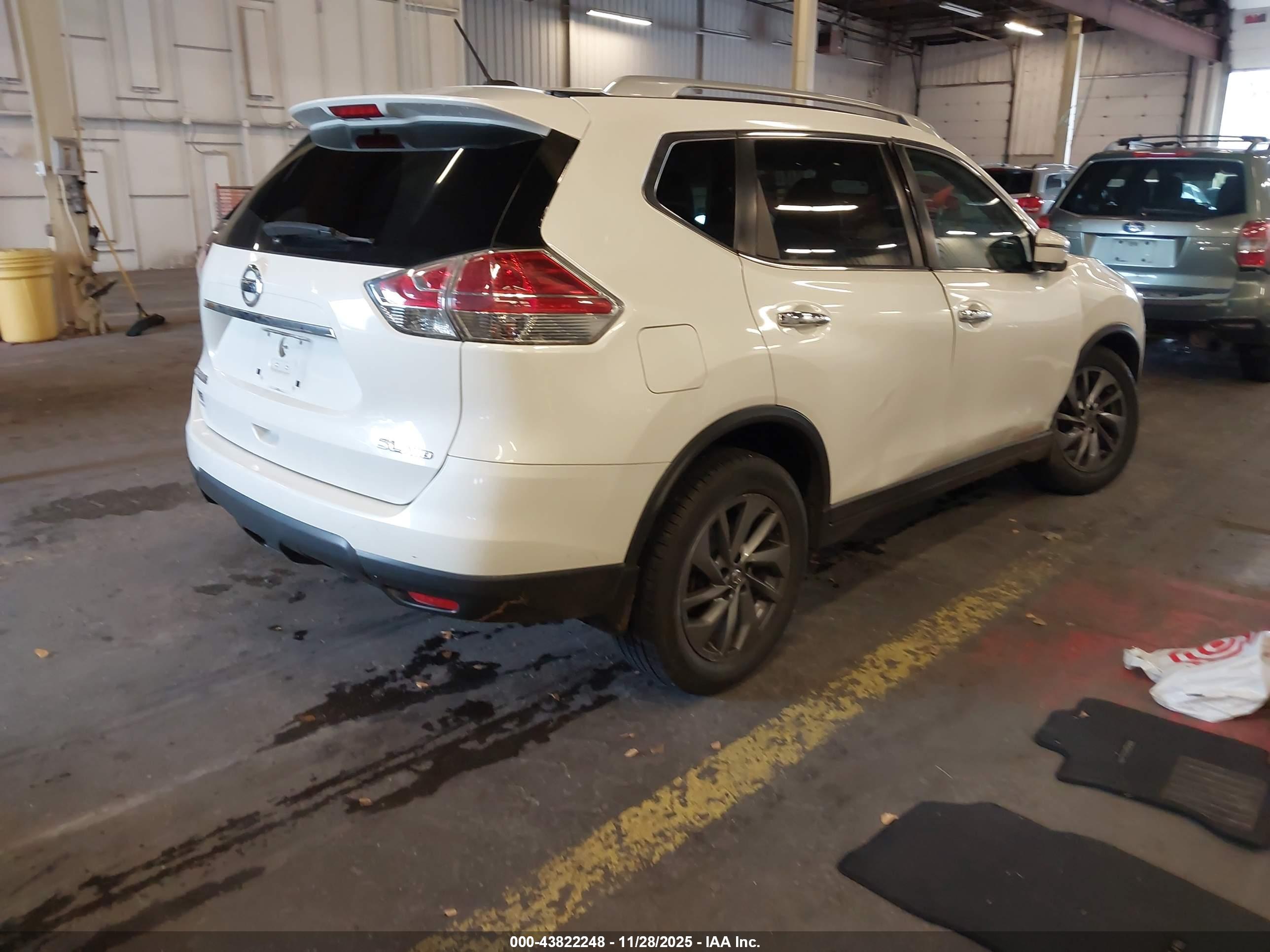 NISSAN ROGUE image 4