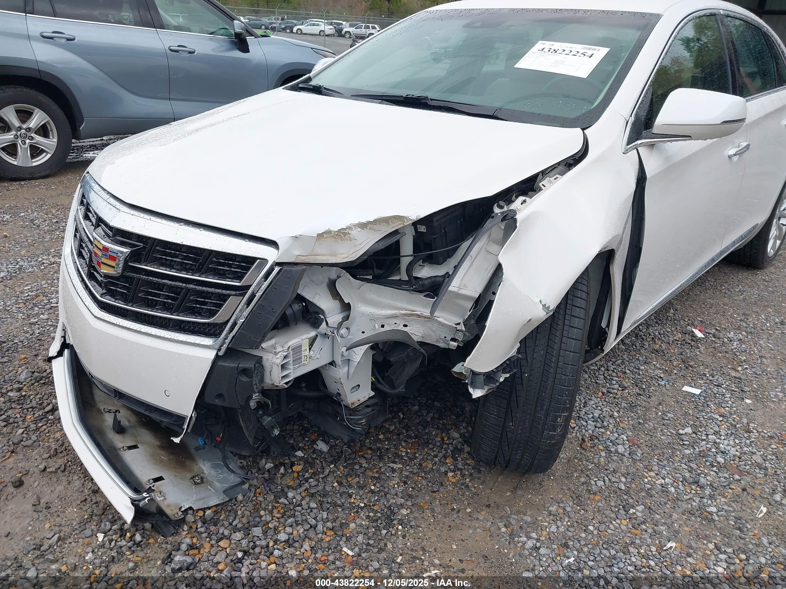 CADILLAC XTS image 6
