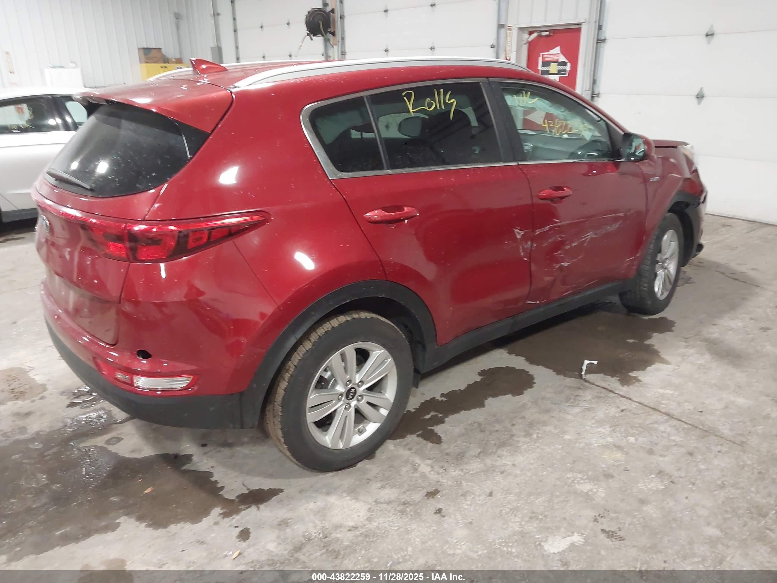KIA SPORTAGE image 4