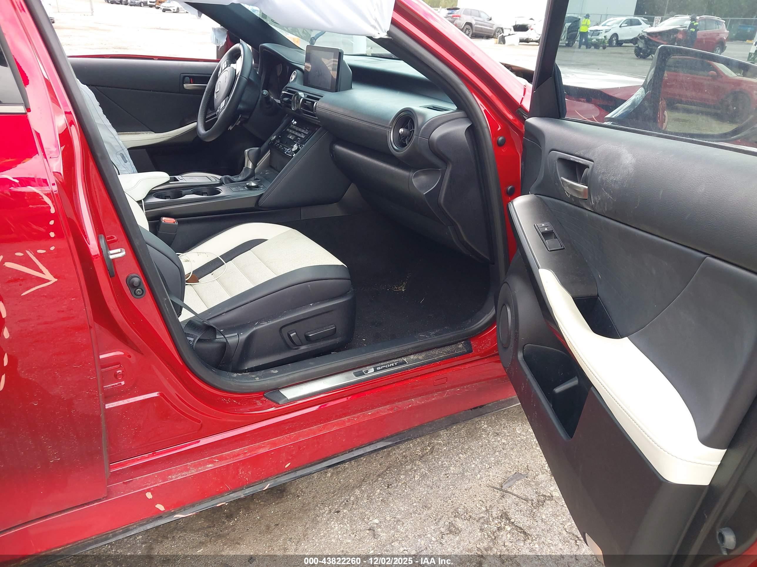 LEXUS IS image 5
