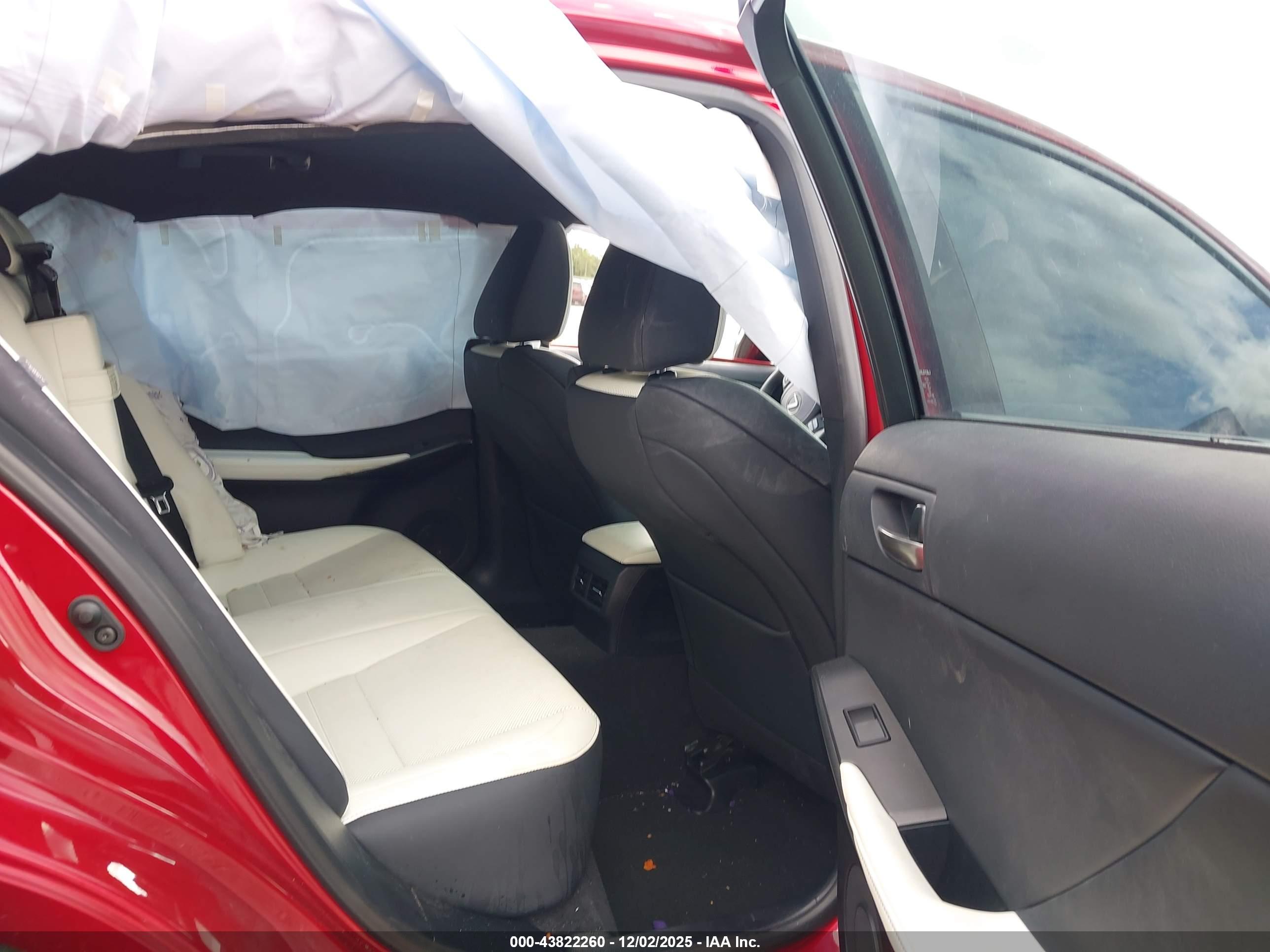 LEXUS IS image 8