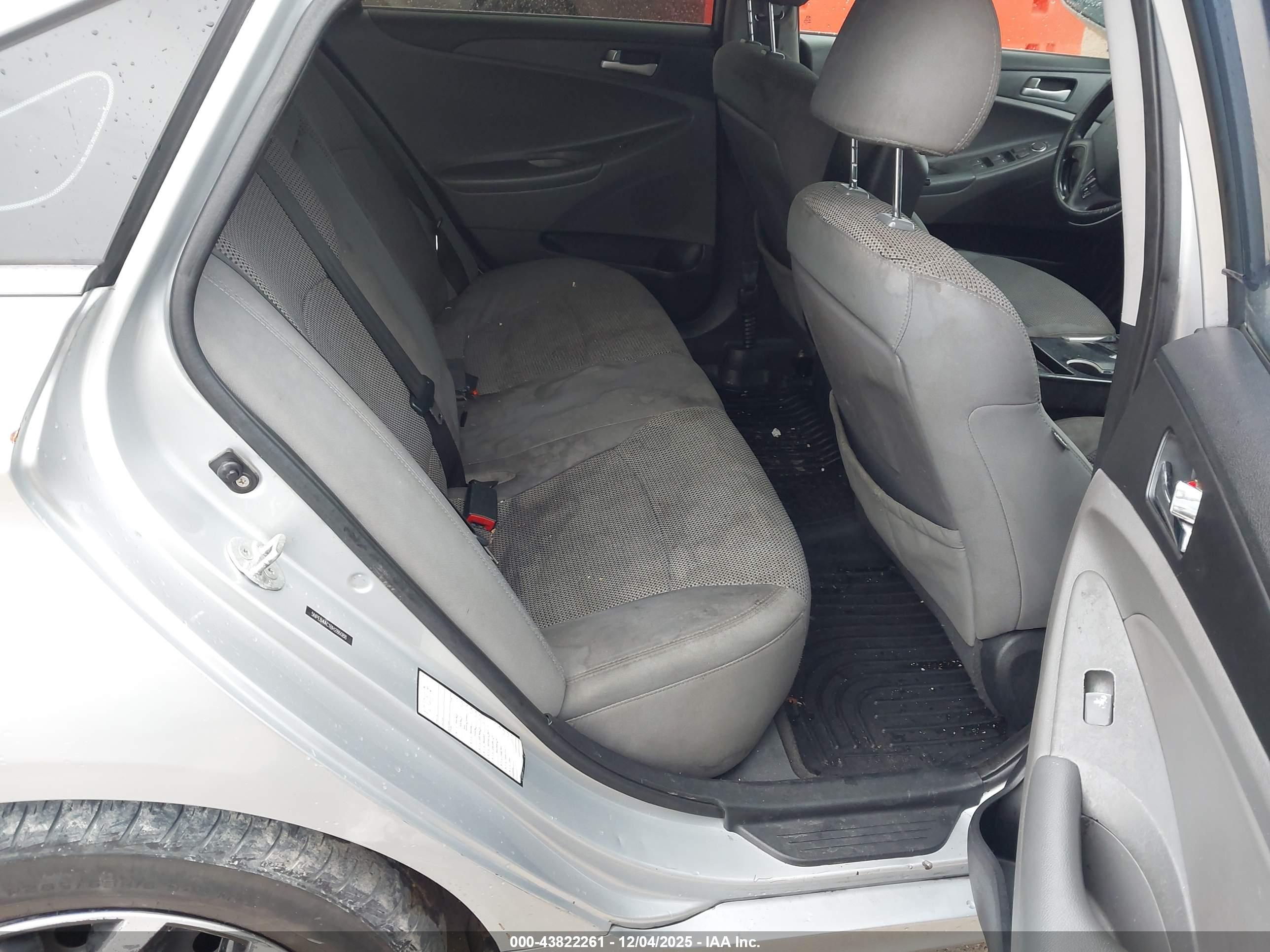 HYUNDAI SONATA image 8