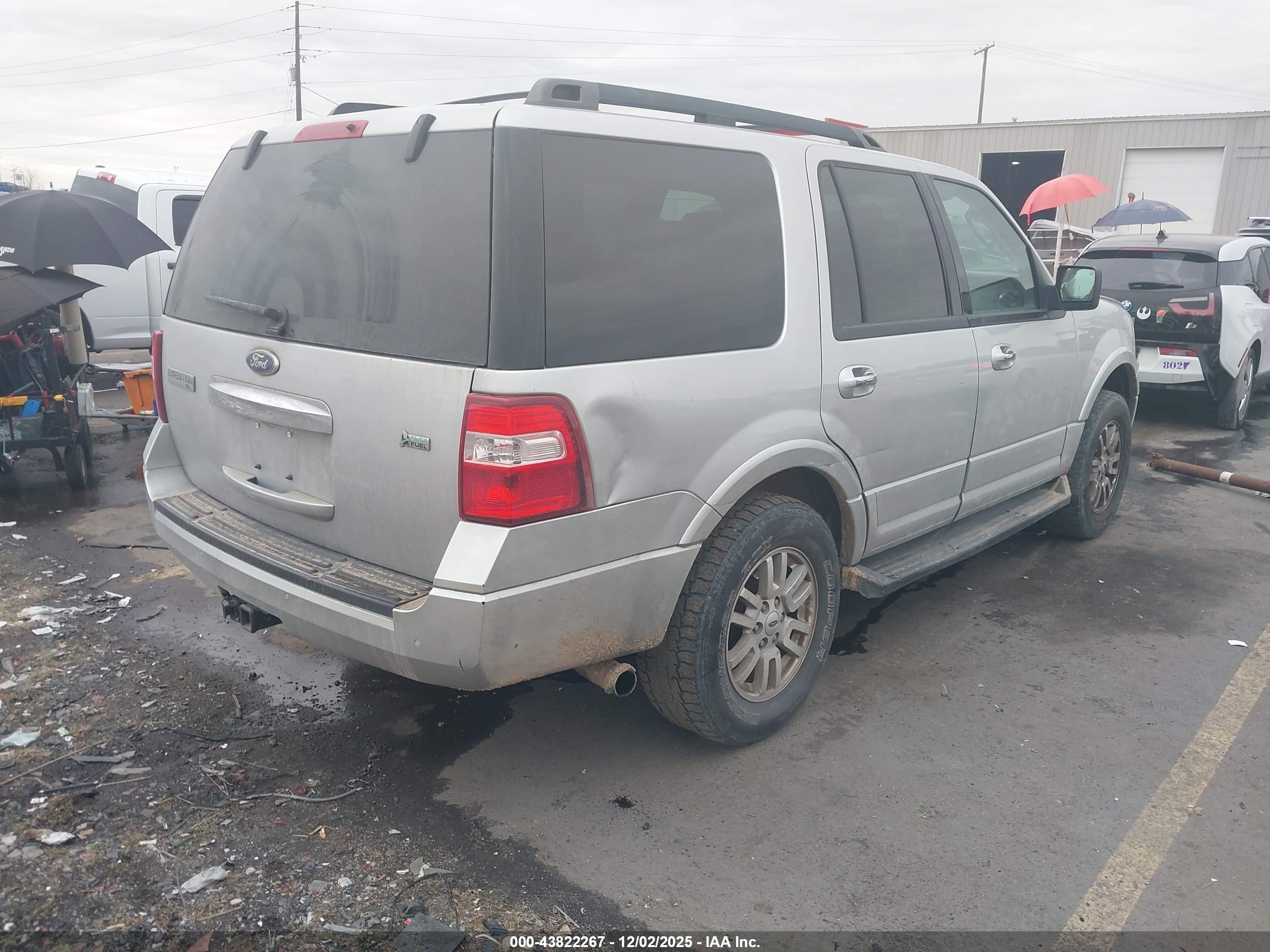 FORD EXPEDITION image 4