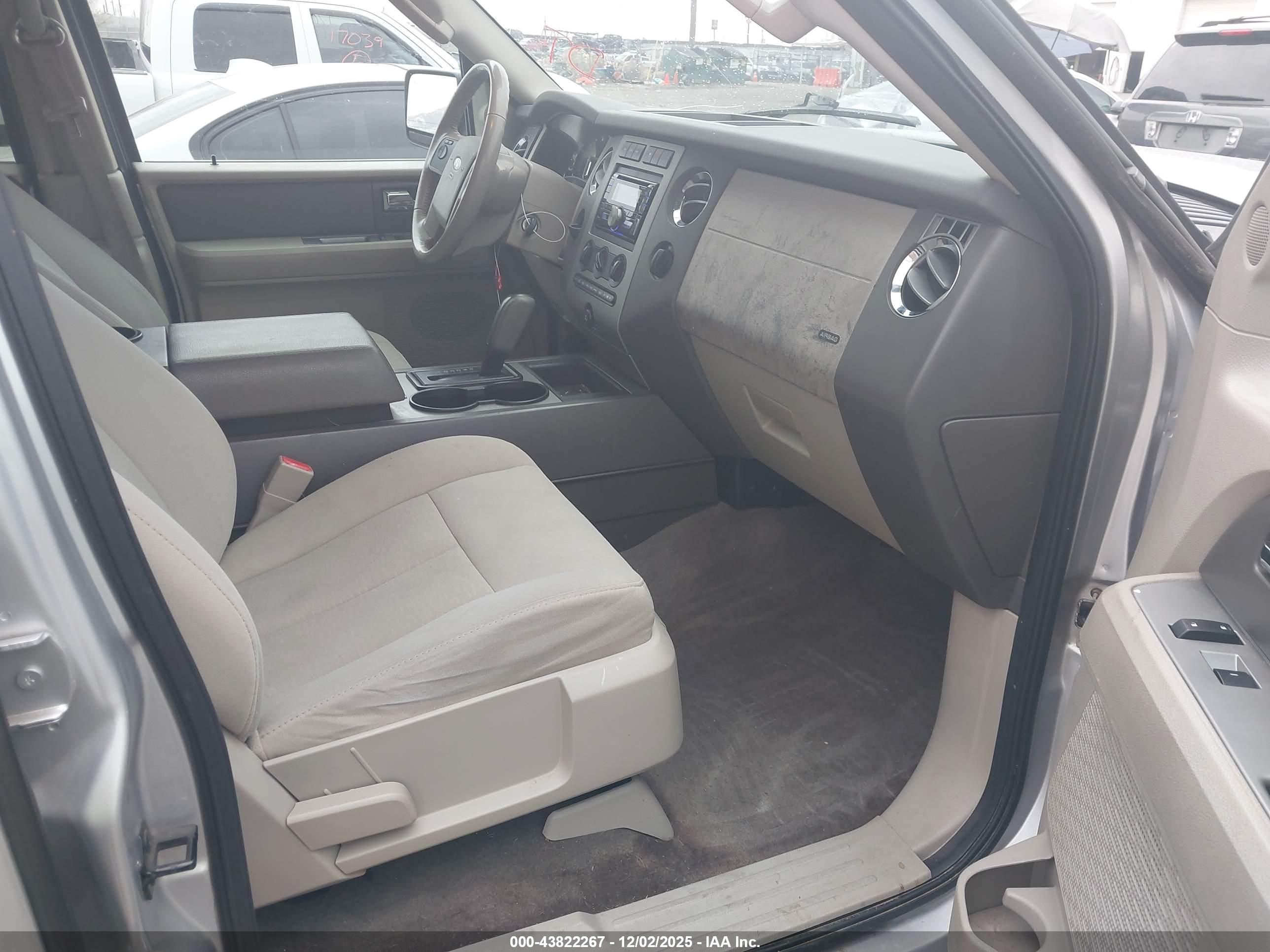 FORD EXPEDITION image 5