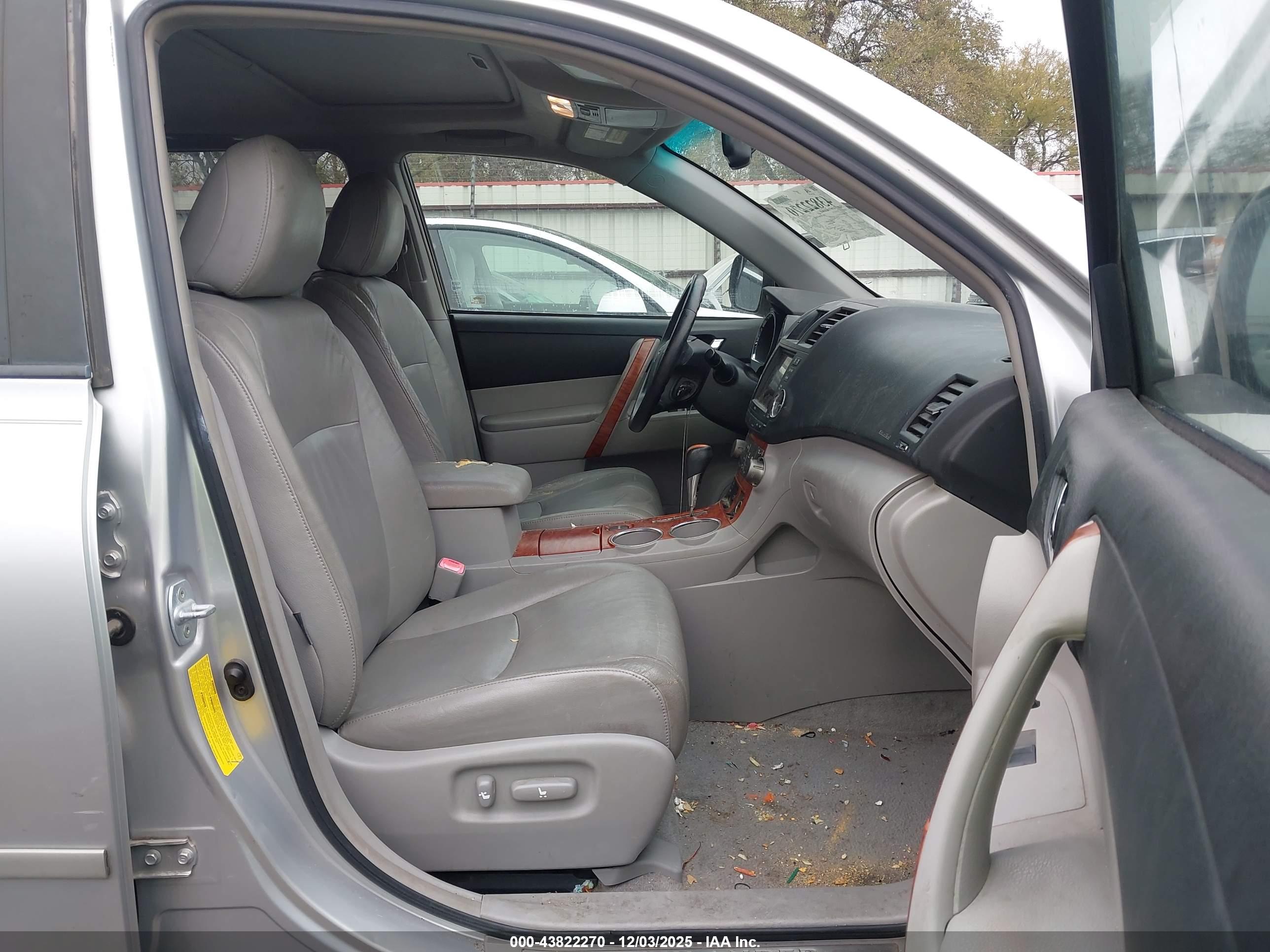 TOYOTA HIGHLANDER image 5