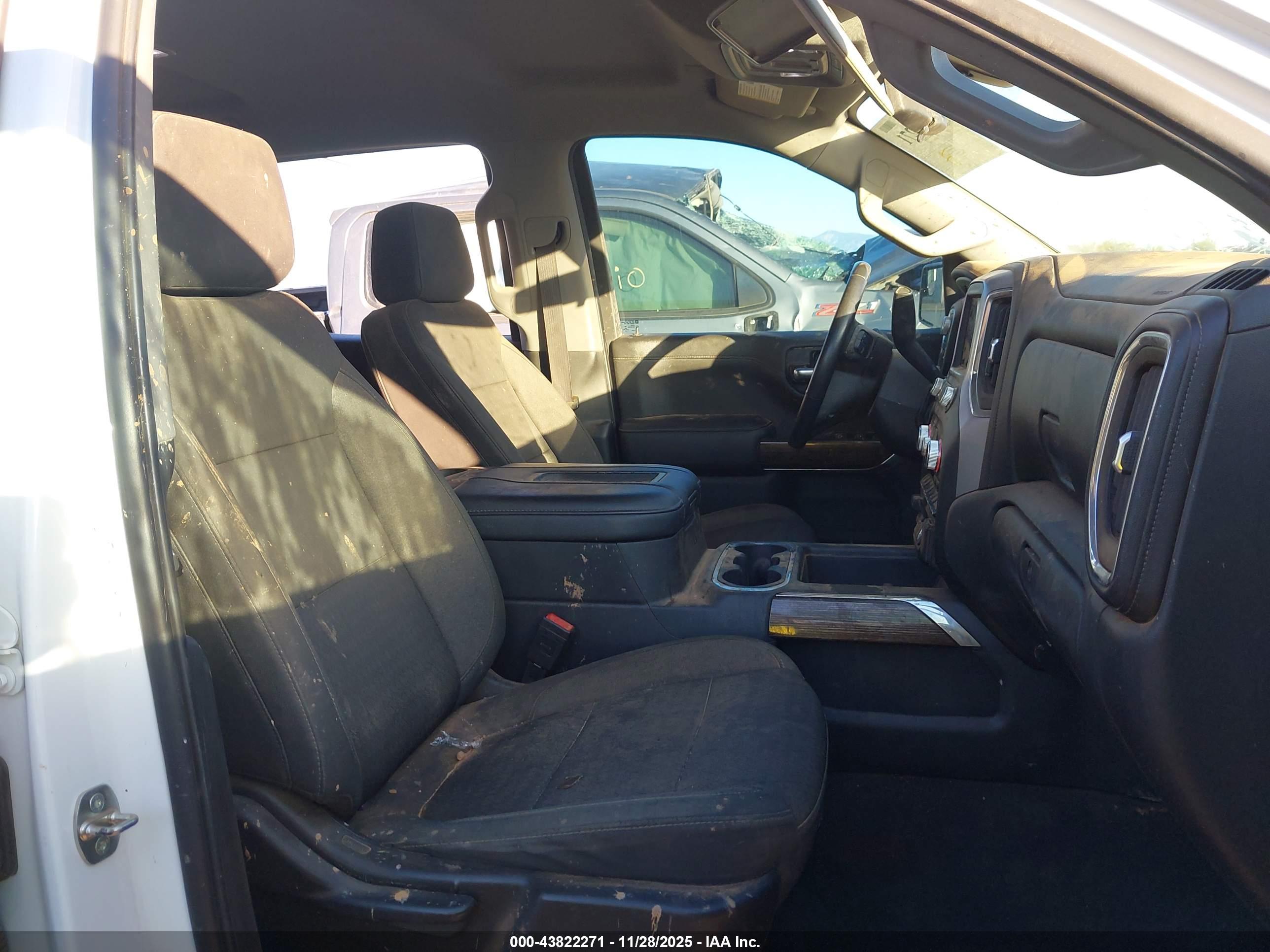 GMC SIERRA image 5
