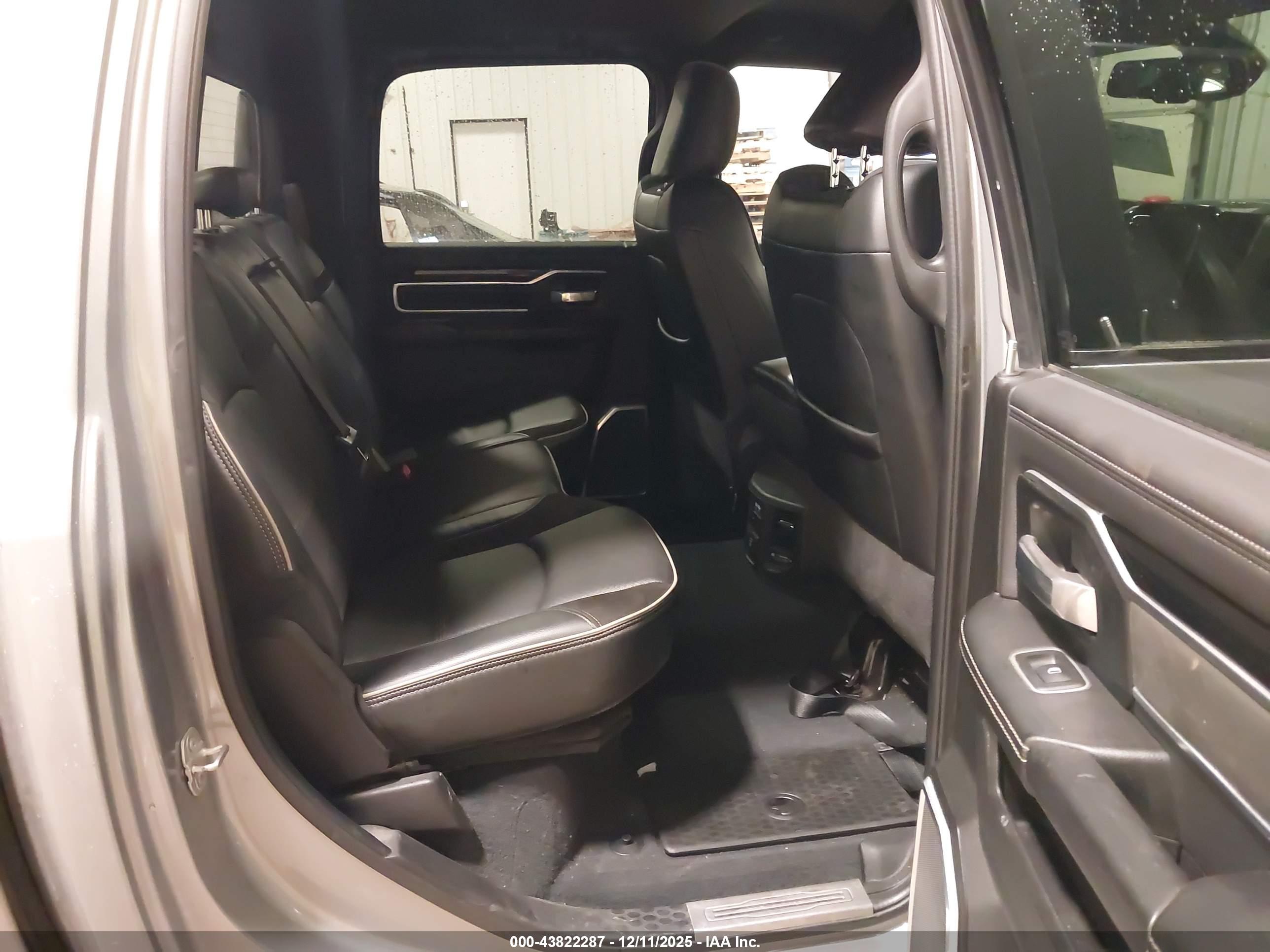 RAM 2500 image 8