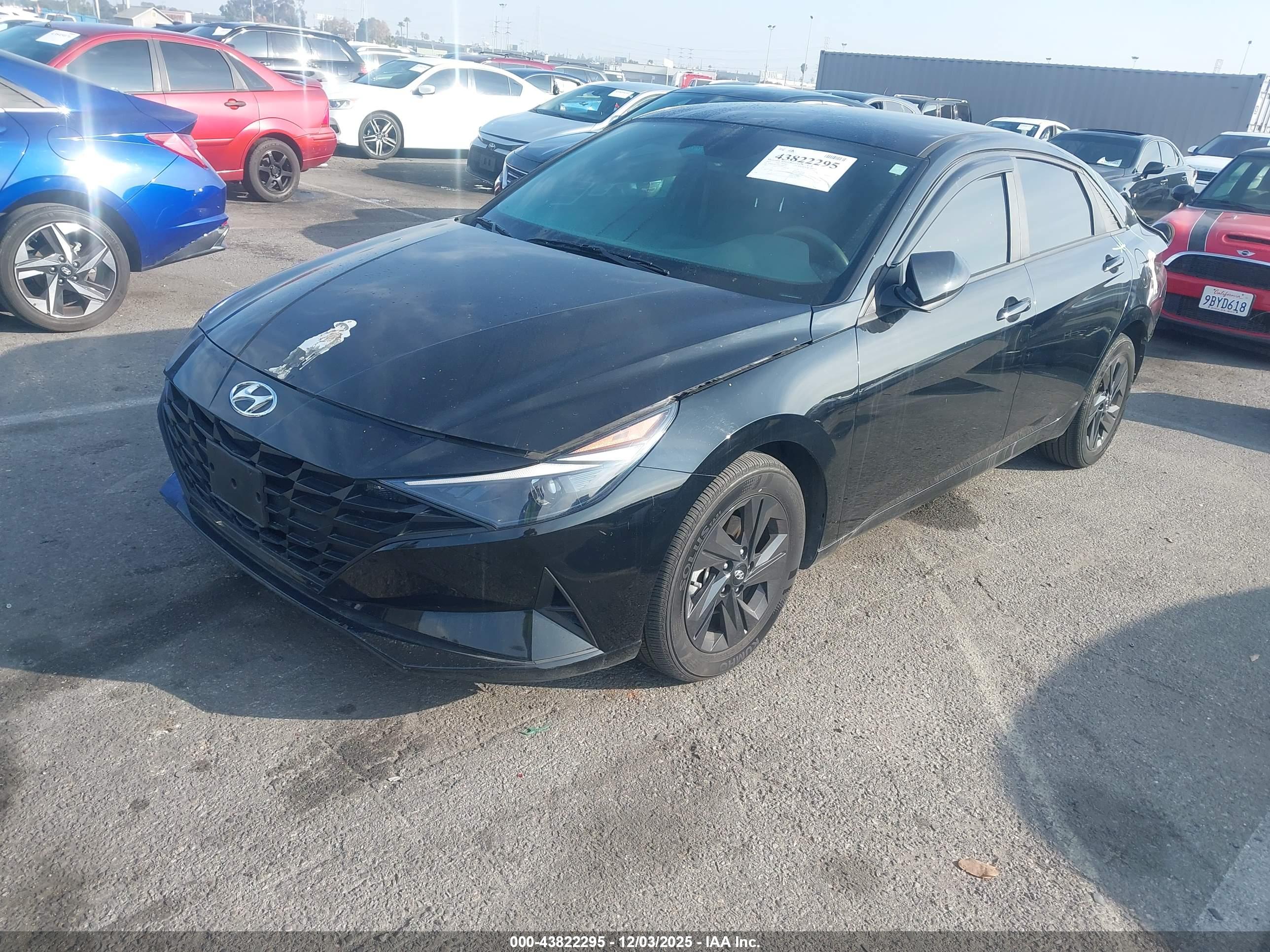 HYUNDAI ELANTRA image 2