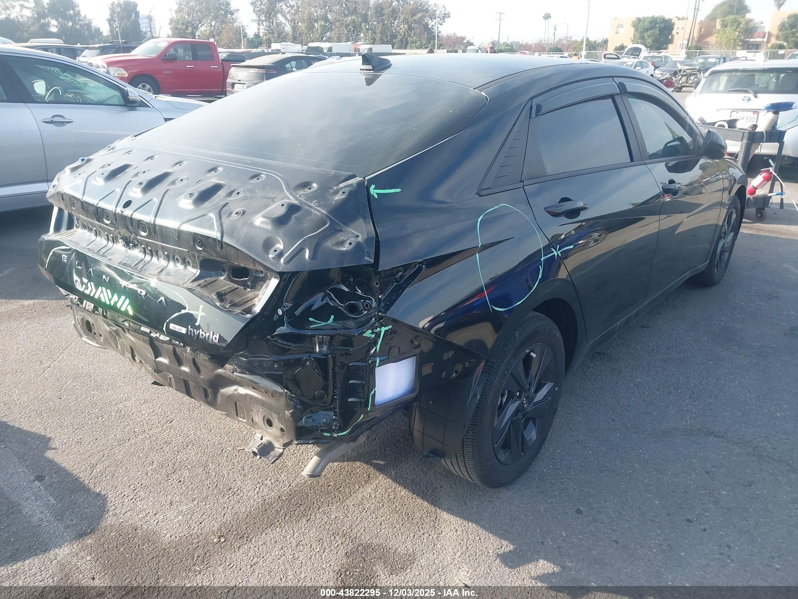 HYUNDAI ELANTRA image 4