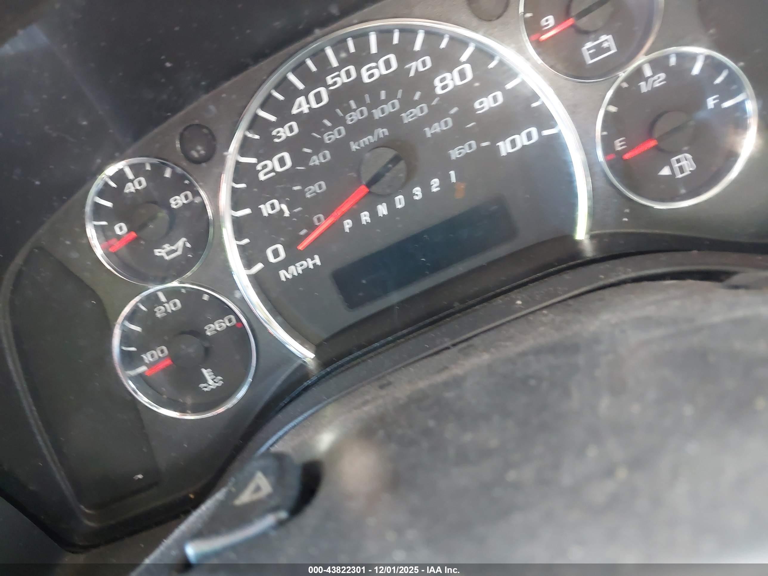 CHEVROLET EXPRESS image 7