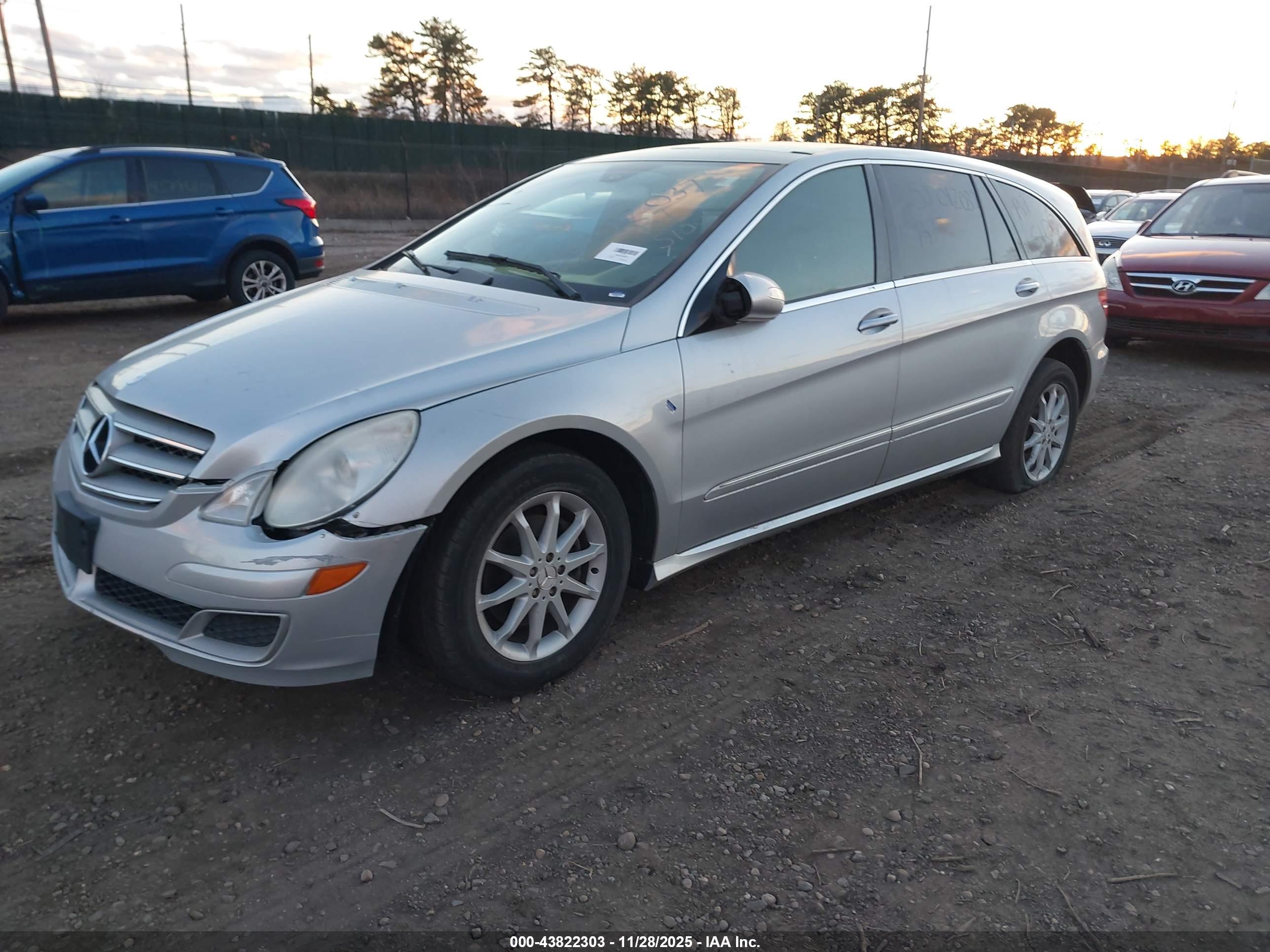 MERCEDES-BENZ R image 2