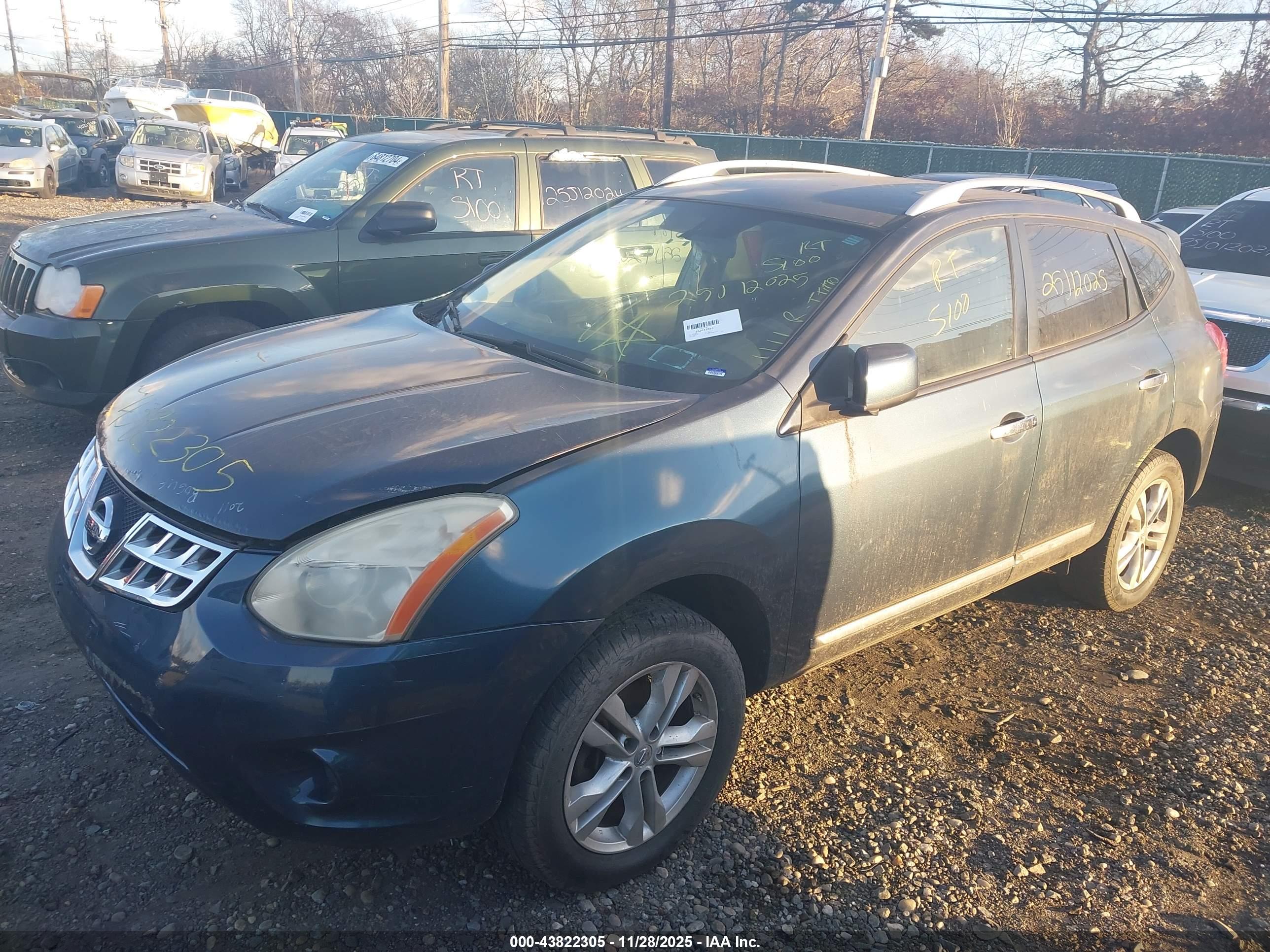 NISSAN ROGUE image 2