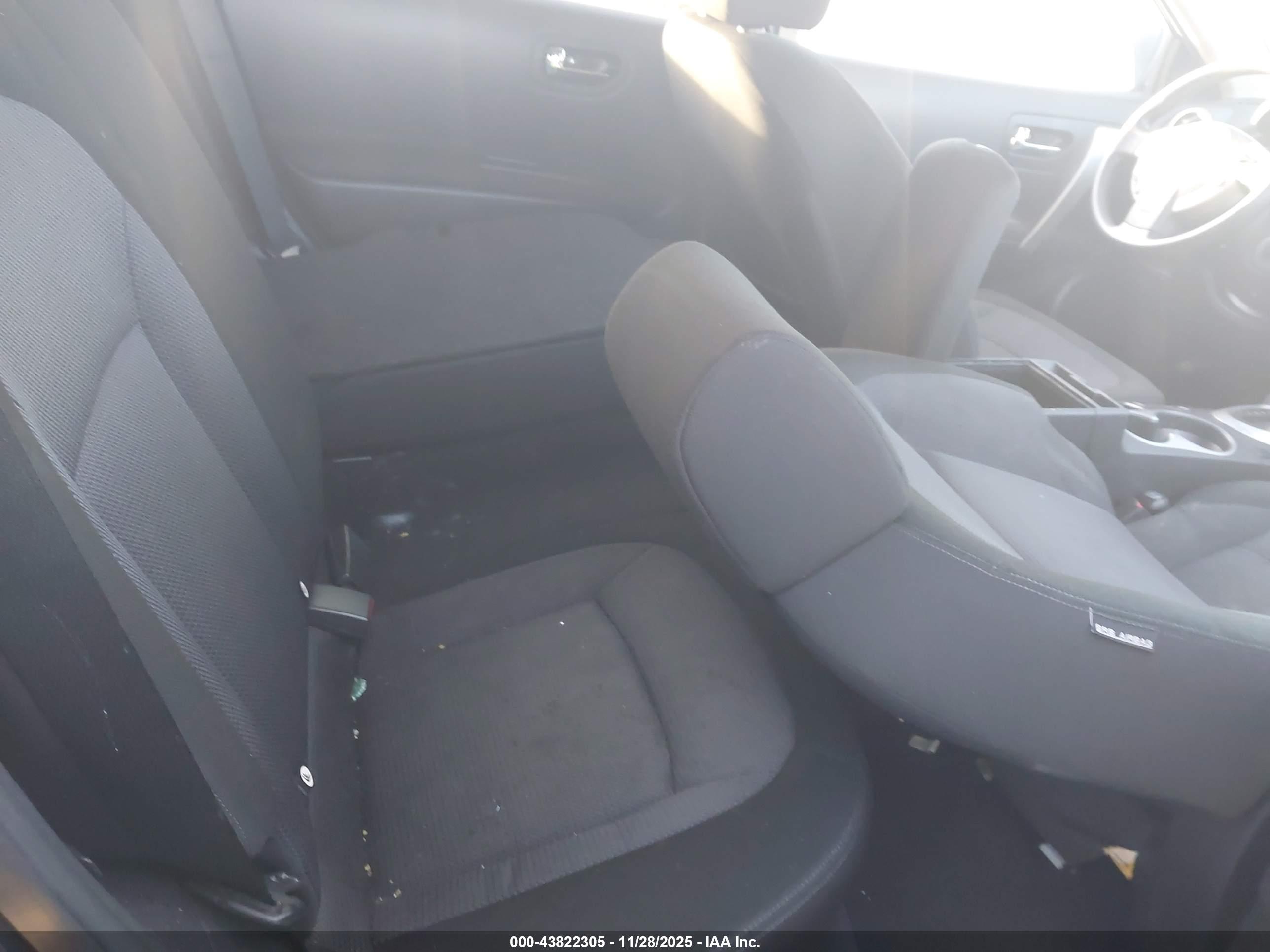 NISSAN ROGUE image 8