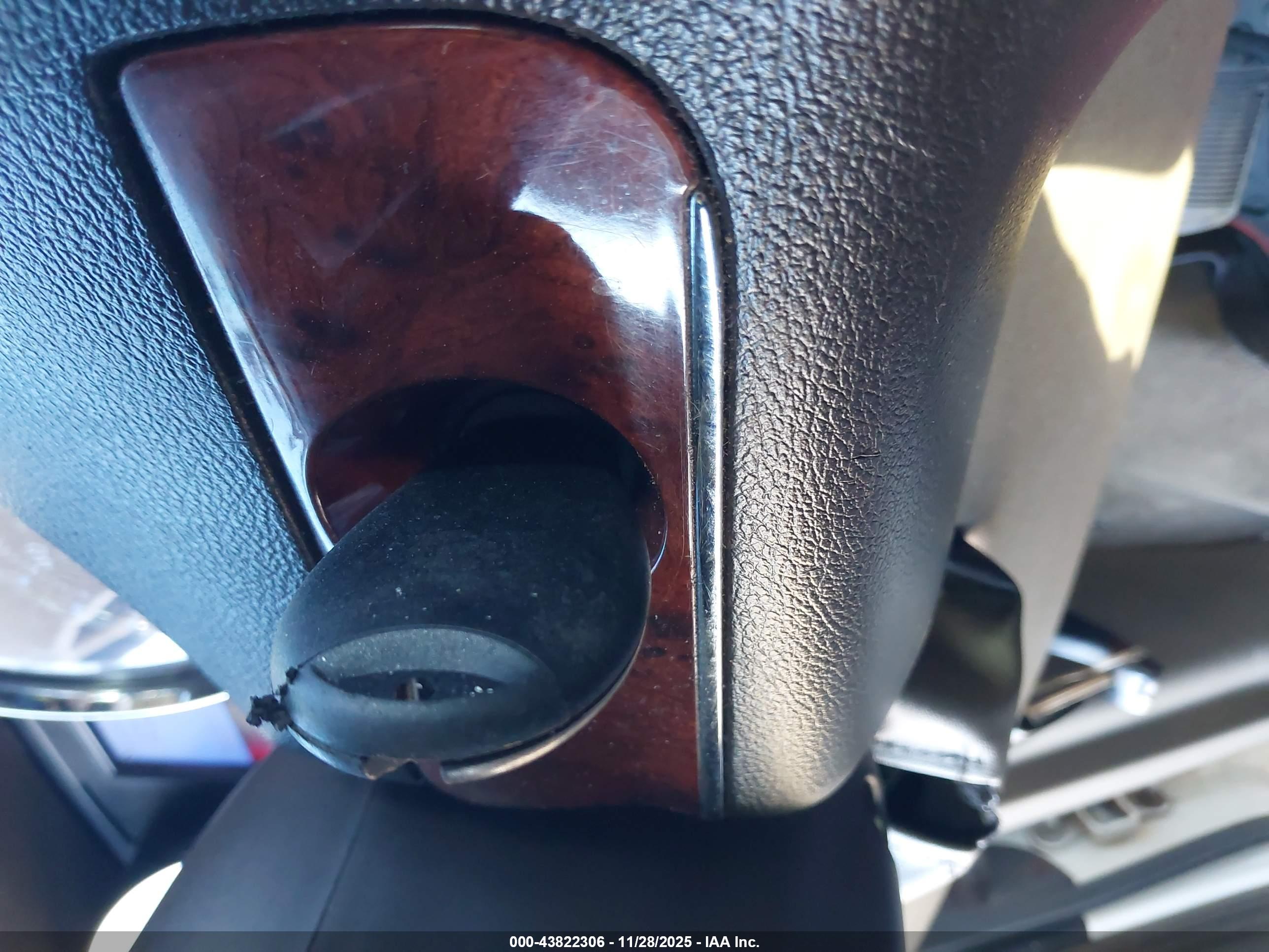 CHRYSLER TOWN image 11