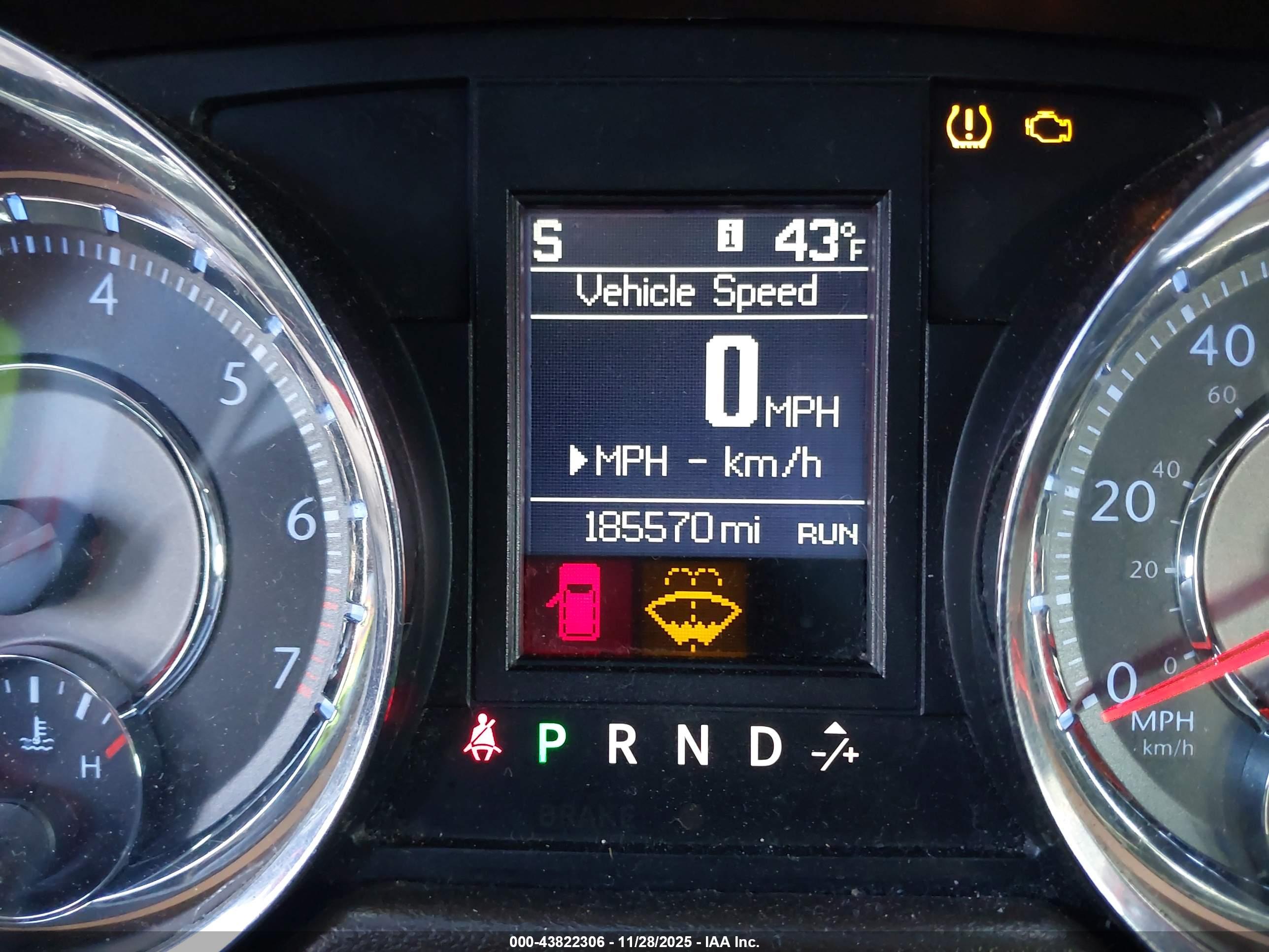 CHRYSLER TOWN image 7