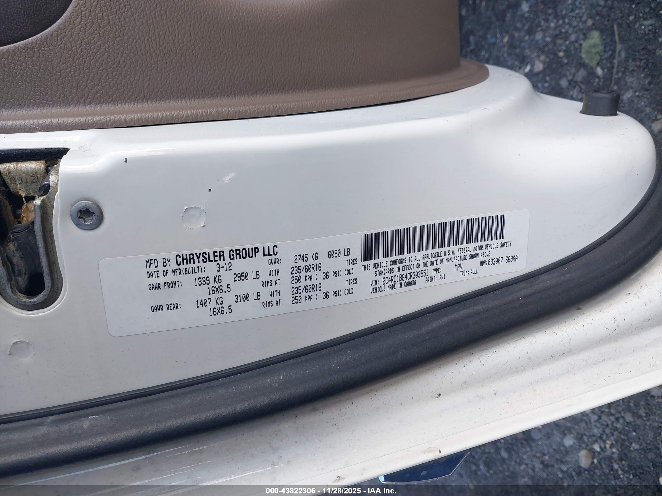 CHRYSLER TOWN image 9