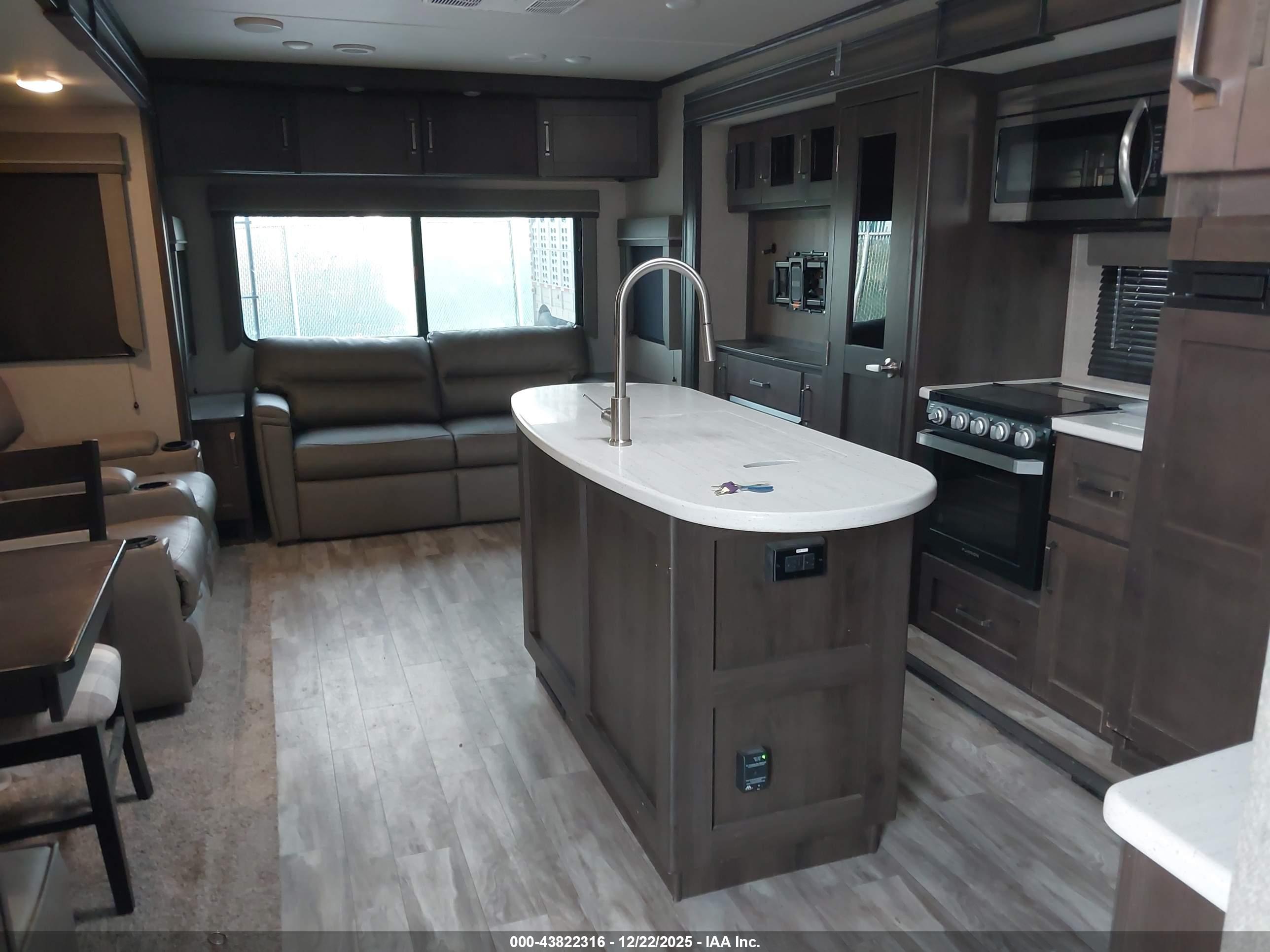 GRAND DESIGN image 5