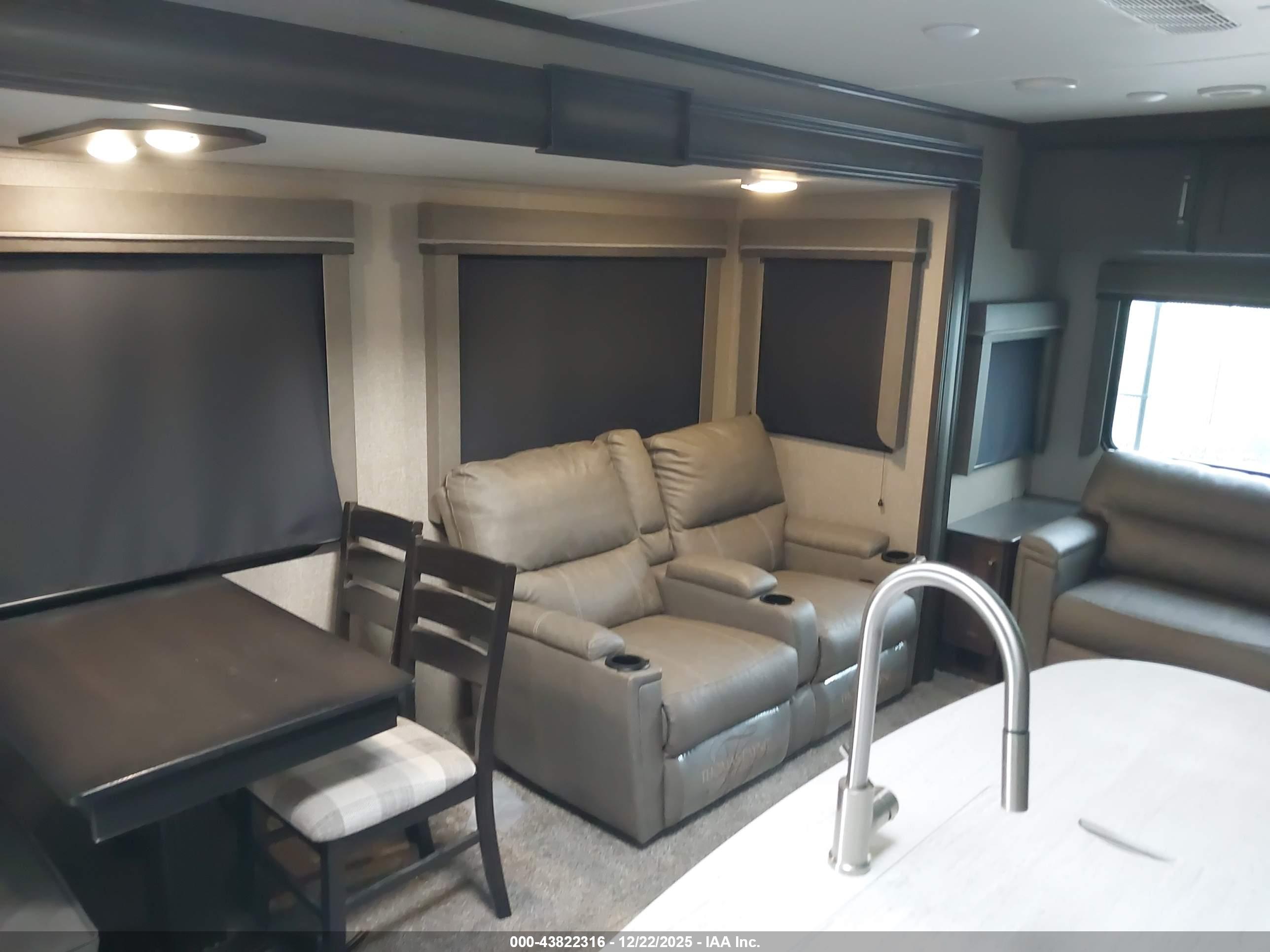 GRAND DESIGN image 8