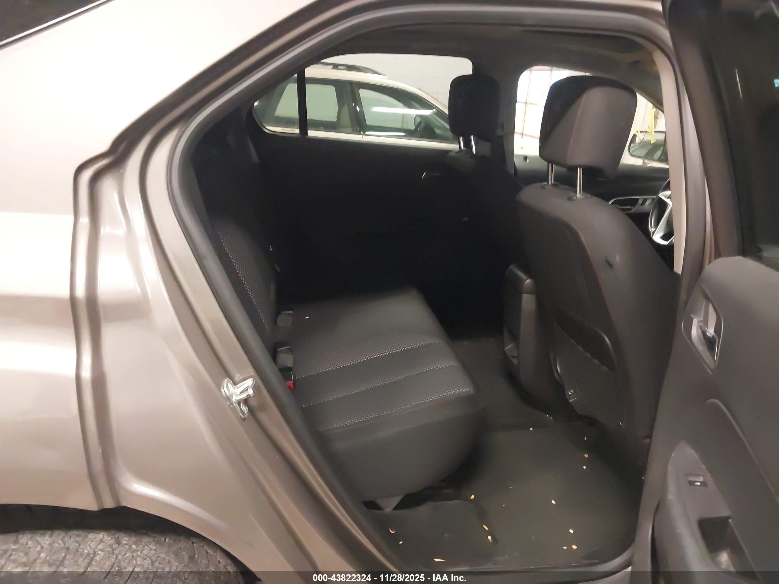 CHEVROLET EQUINOX image 8
