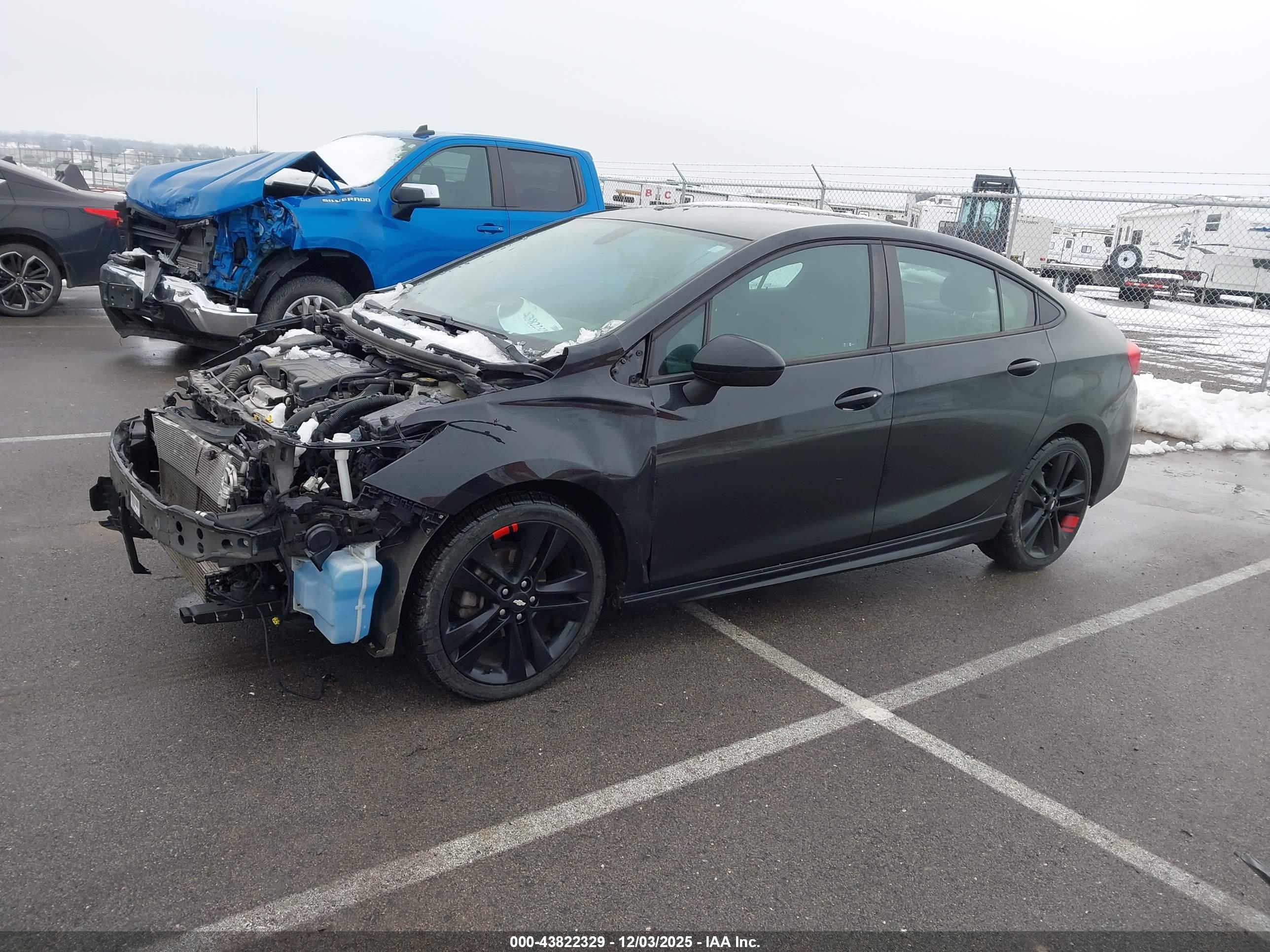 CHEVROLET CRUZE image 2
